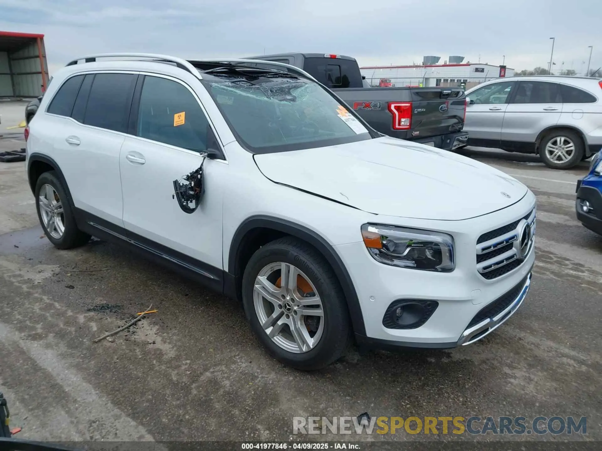 1 Photograph of a damaged car W1N4M4HB6NW204978 MERCEDES-BENZ GLB 250 2022