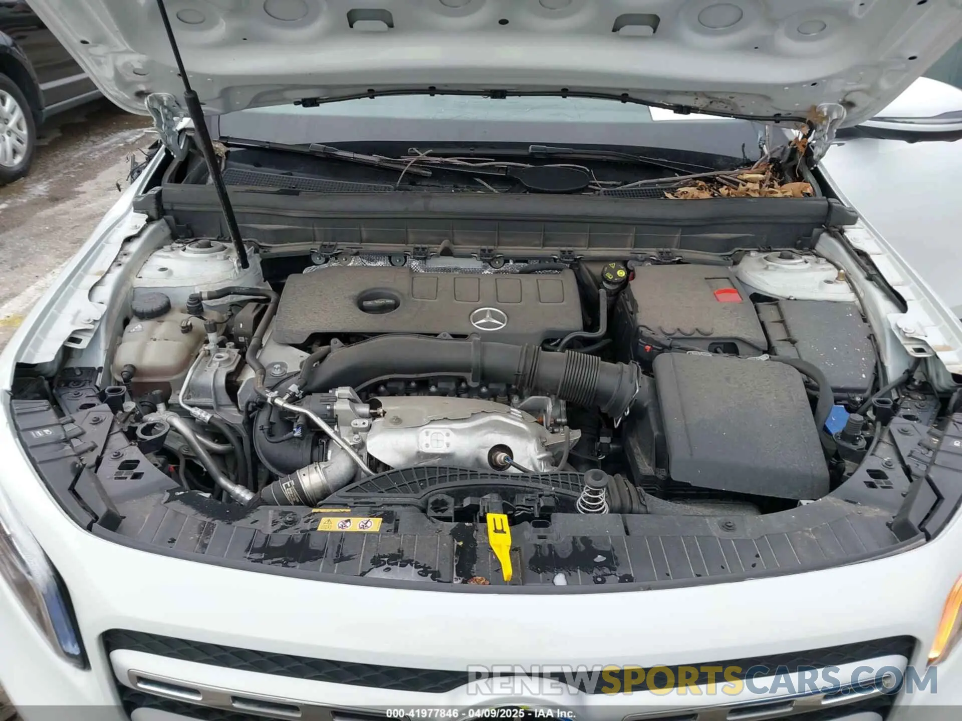 10 Photograph of a damaged car W1N4M4HB6NW204978 MERCEDES-BENZ GLB 250 2022