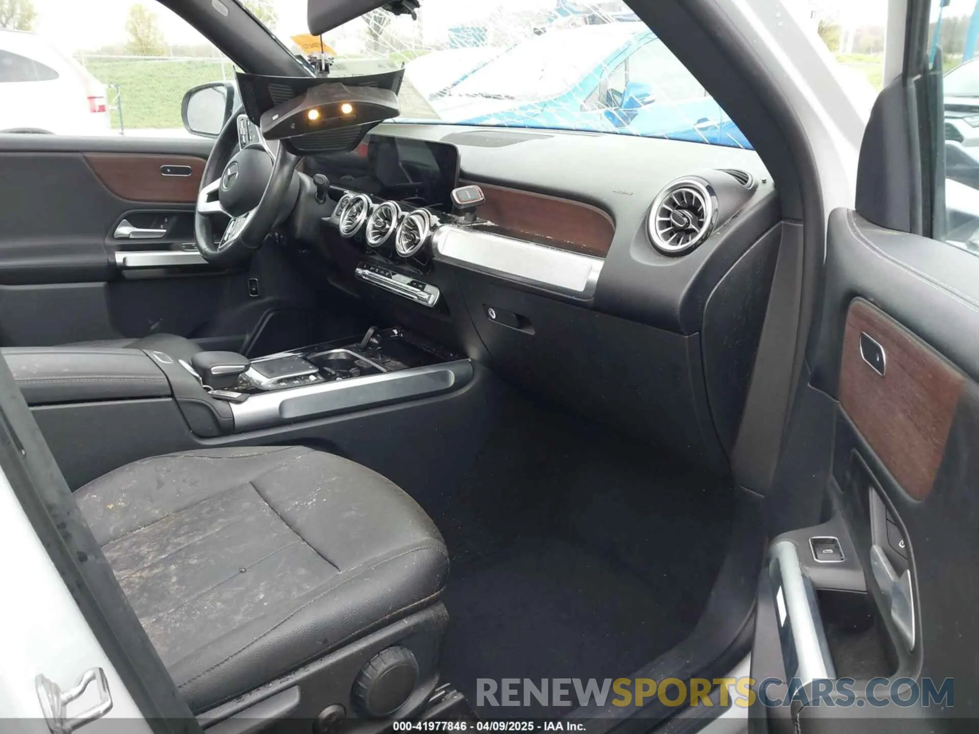 5 Photograph of a damaged car W1N4M4HB6NW204978 MERCEDES-BENZ GLB 250 2022