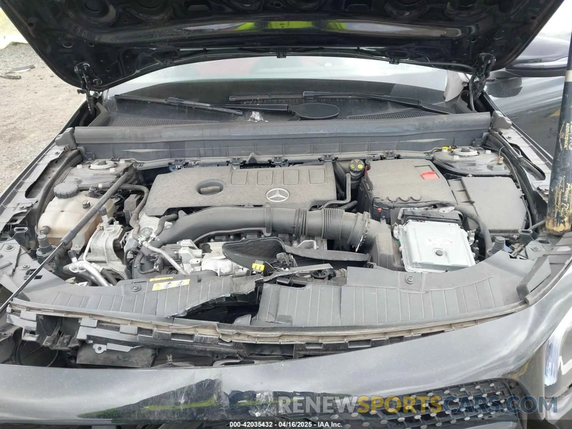 10 Photograph of a damaged car W1N4M4HB7NW184451 MERCEDES-BENZ GLB 250 2022