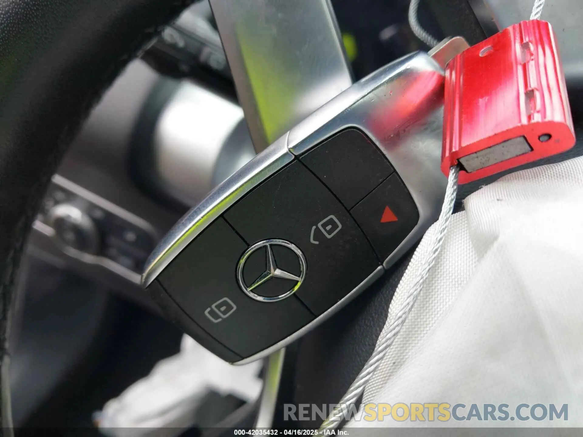 11 Photograph of a damaged car W1N4M4HB7NW184451 MERCEDES-BENZ GLB 250 2022