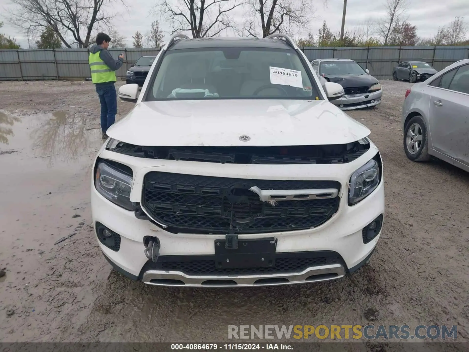 12 Photograph of a damaged car W1N4M4HB7NW184465 MERCEDES-BENZ GLB 250 2022