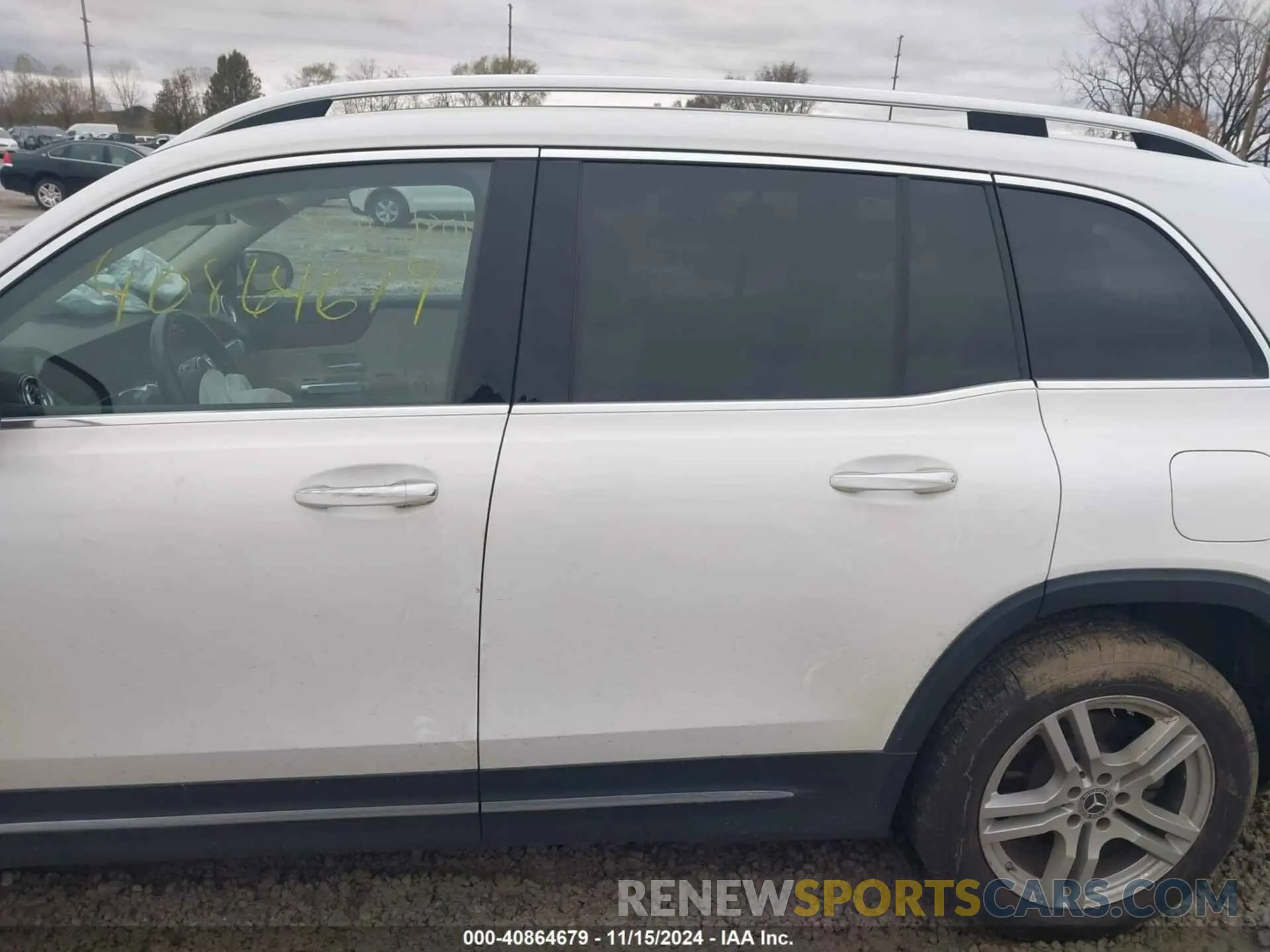 14 Photograph of a damaged car W1N4M4HB7NW184465 MERCEDES-BENZ GLB 250 2022