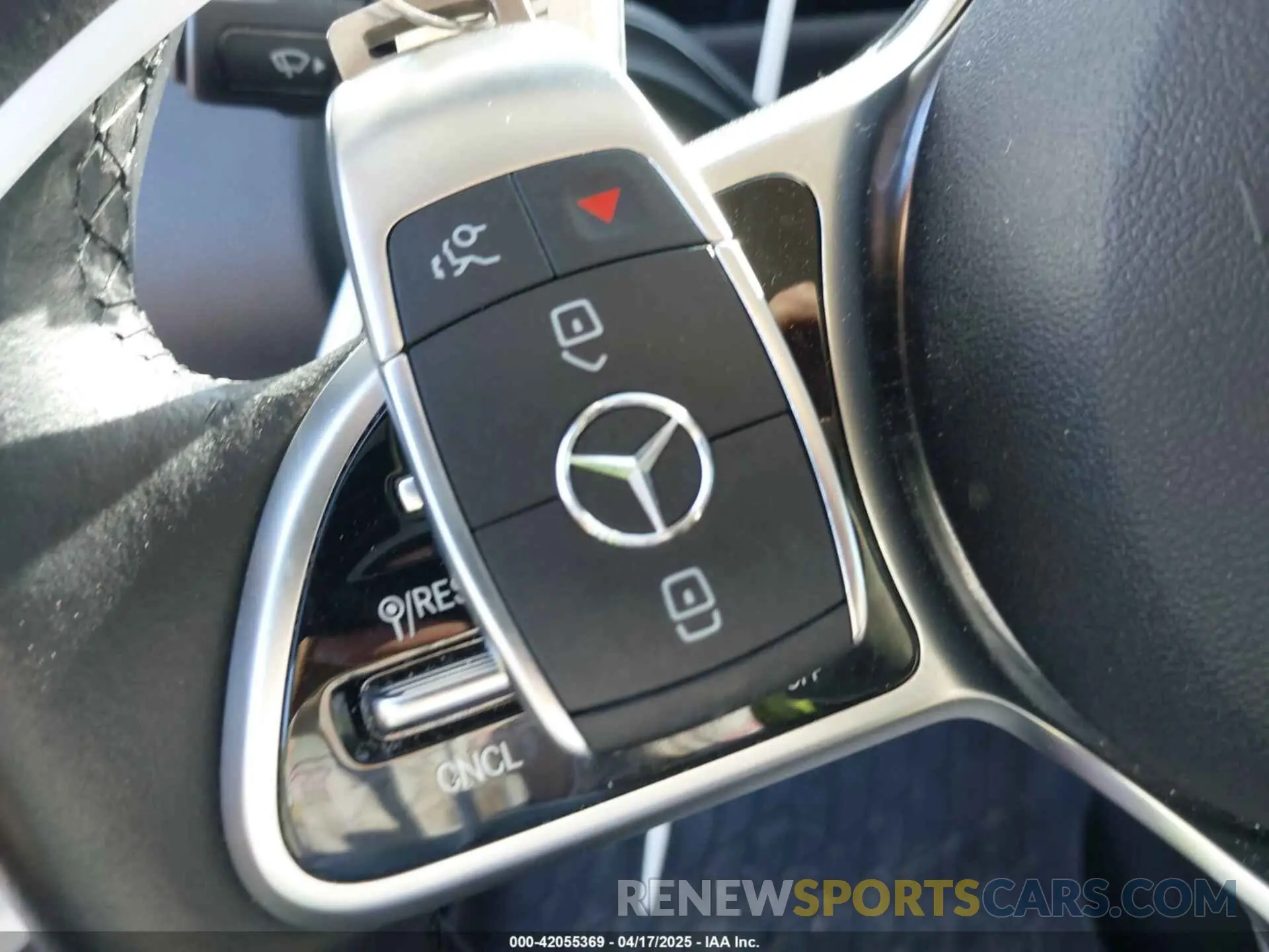 11 Photograph of a damaged car W1N4M4HB7NW246107 MERCEDES-BENZ GLB 250 2022