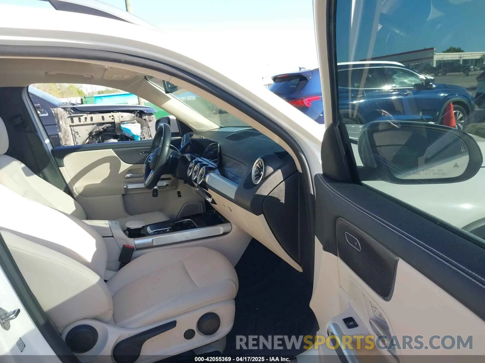 5 Photograph of a damaged car W1N4M4HB7NW246107 MERCEDES-BENZ GLB 250 2022