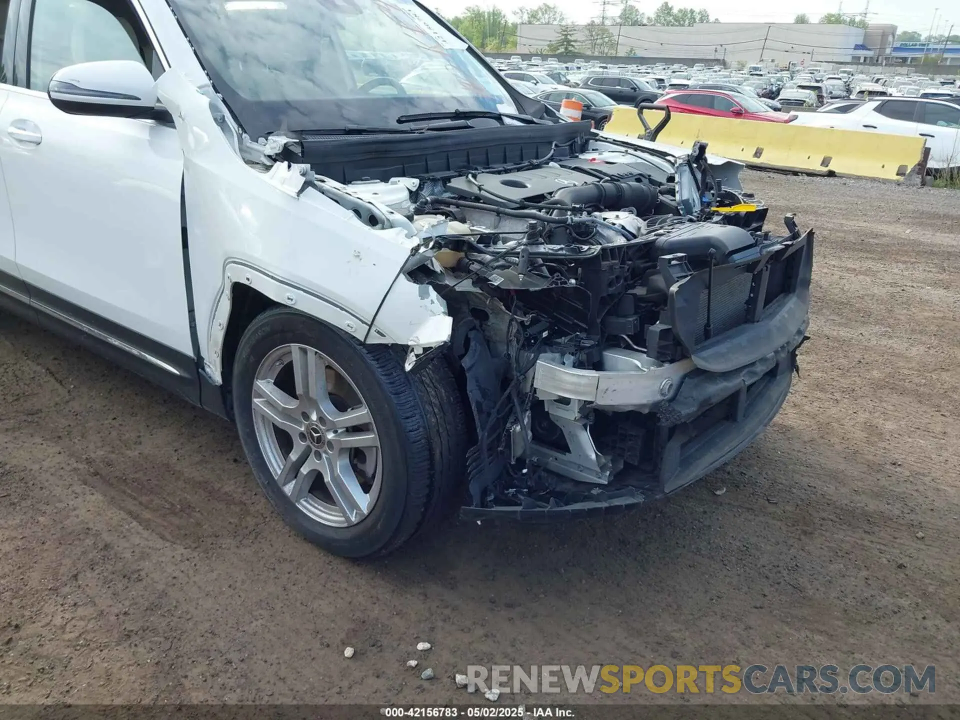 16 Photograph of a damaged car W1N4M4HB9NW193216 MERCEDES-BENZ GLB 250 2022