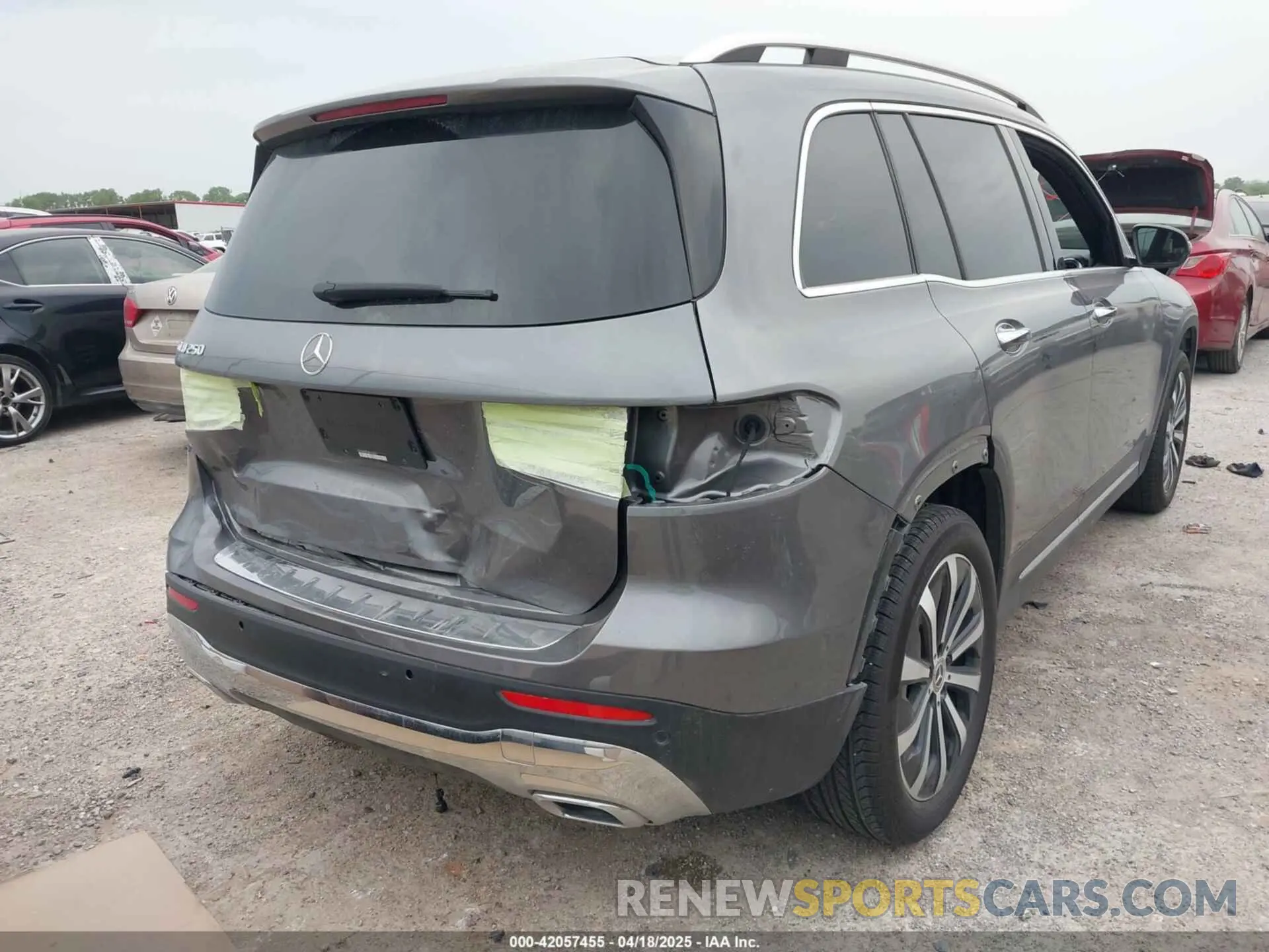 17 Photograph of a damaged car W1N4M4GB3PW328839 MERCEDES-BENZ GLB 250 2023
