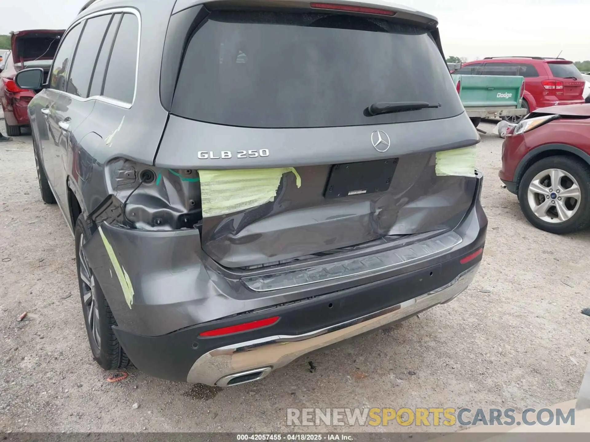 6 Photograph of a damaged car W1N4M4GB3PW328839 MERCEDES-BENZ GLB 250 2023