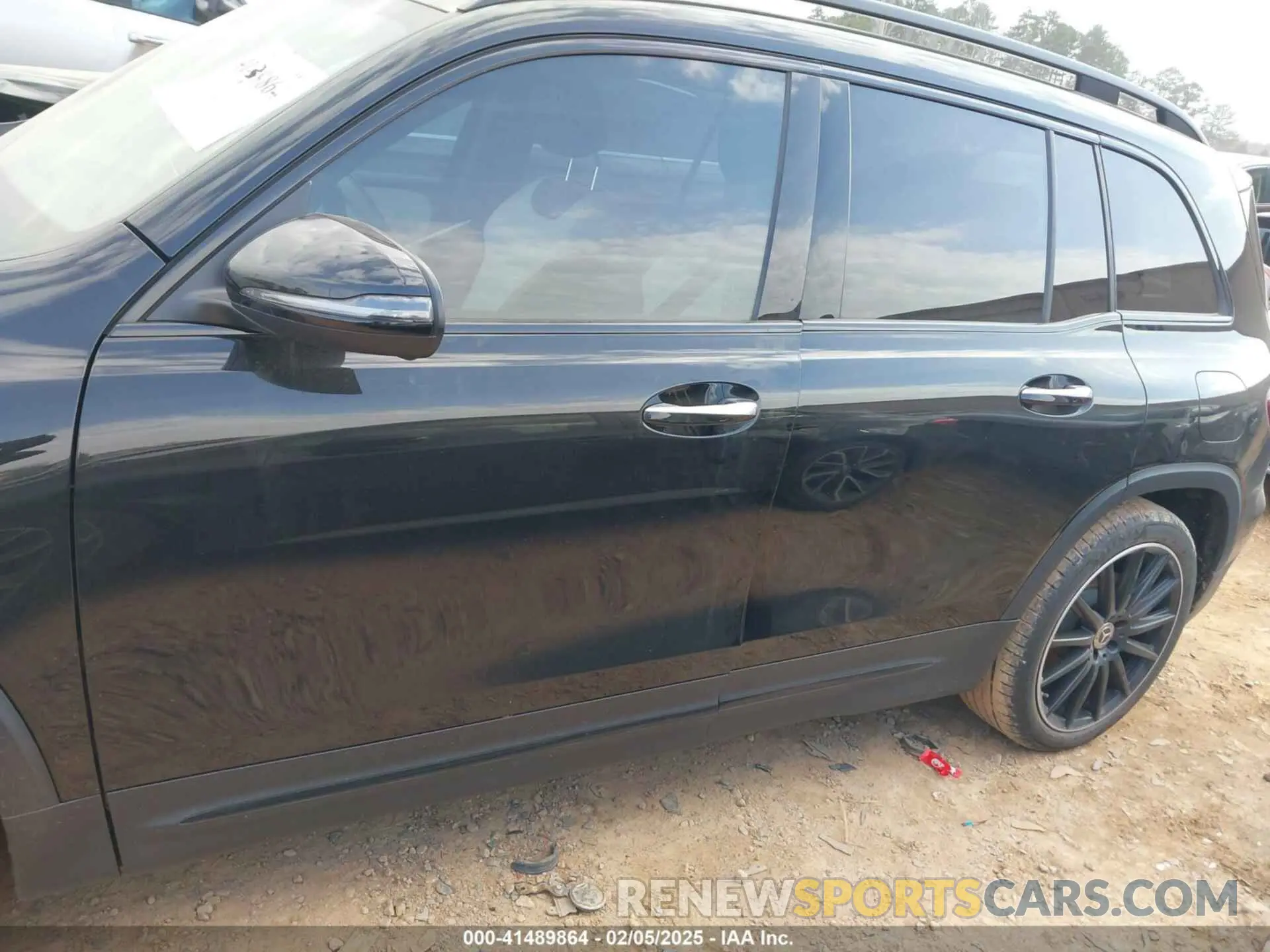 14 Photograph of a damaged car W1N4M4GB4PW293910 MERCEDES-BENZ GLB 250 2023
