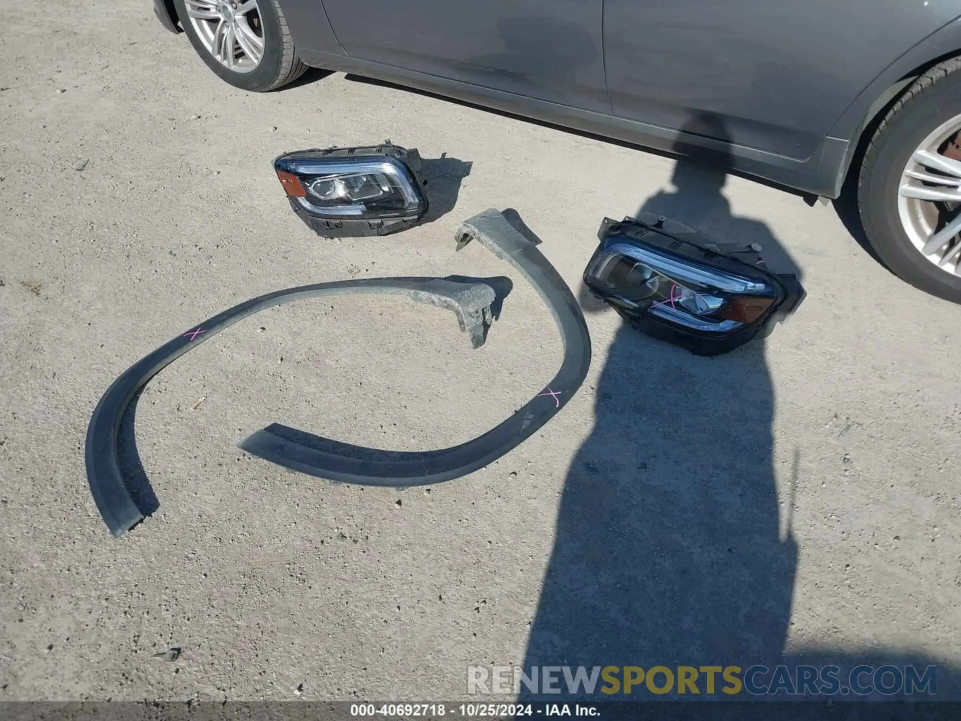 12 Photograph of a damaged car W1N4M4GB5PW265940 MERCEDES-BENZ GLB 250 2023