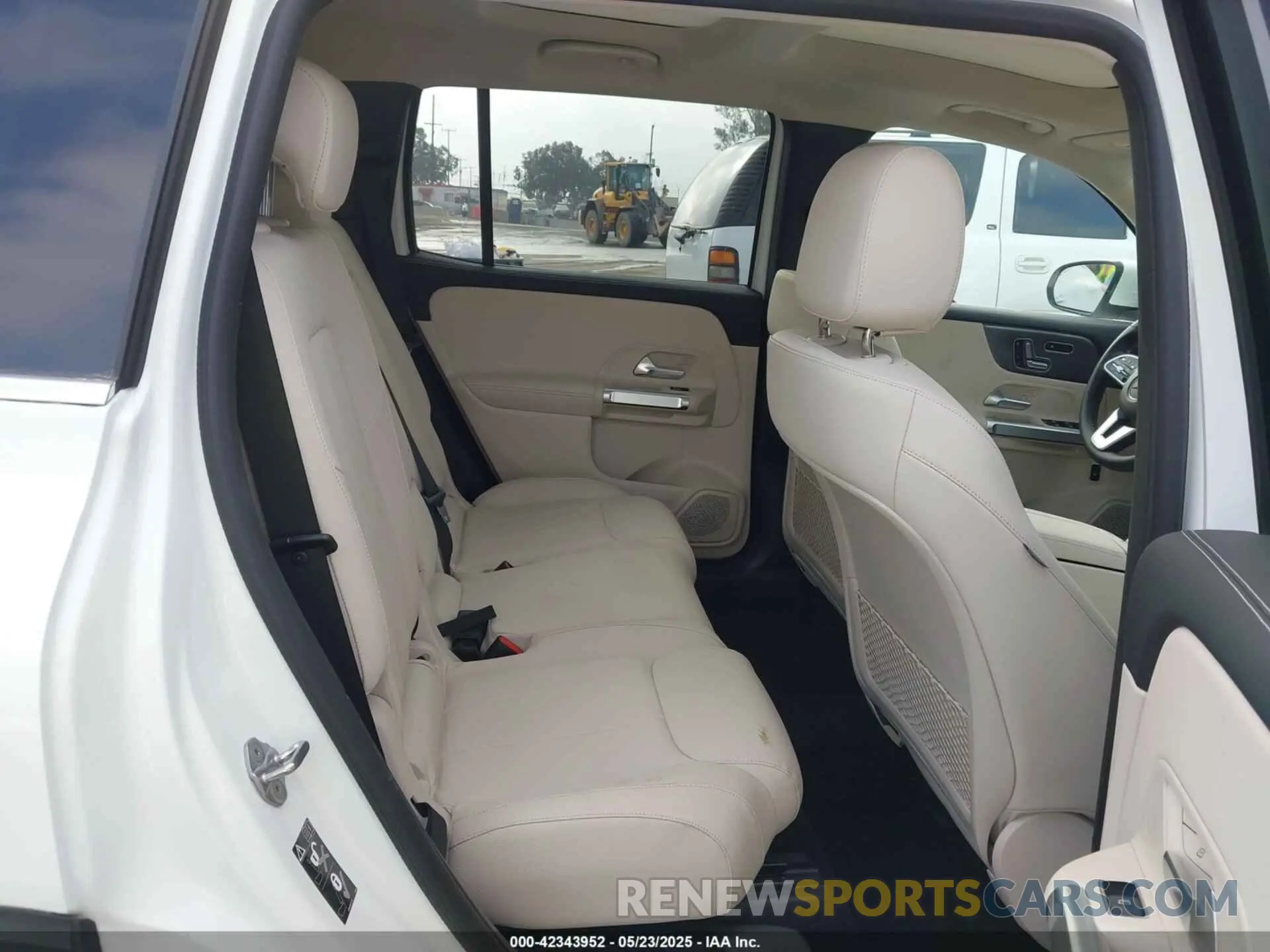 8 Photograph of a damaged car W1N4M4GB6PW262478 MERCEDES-BENZ GLB 250 2023