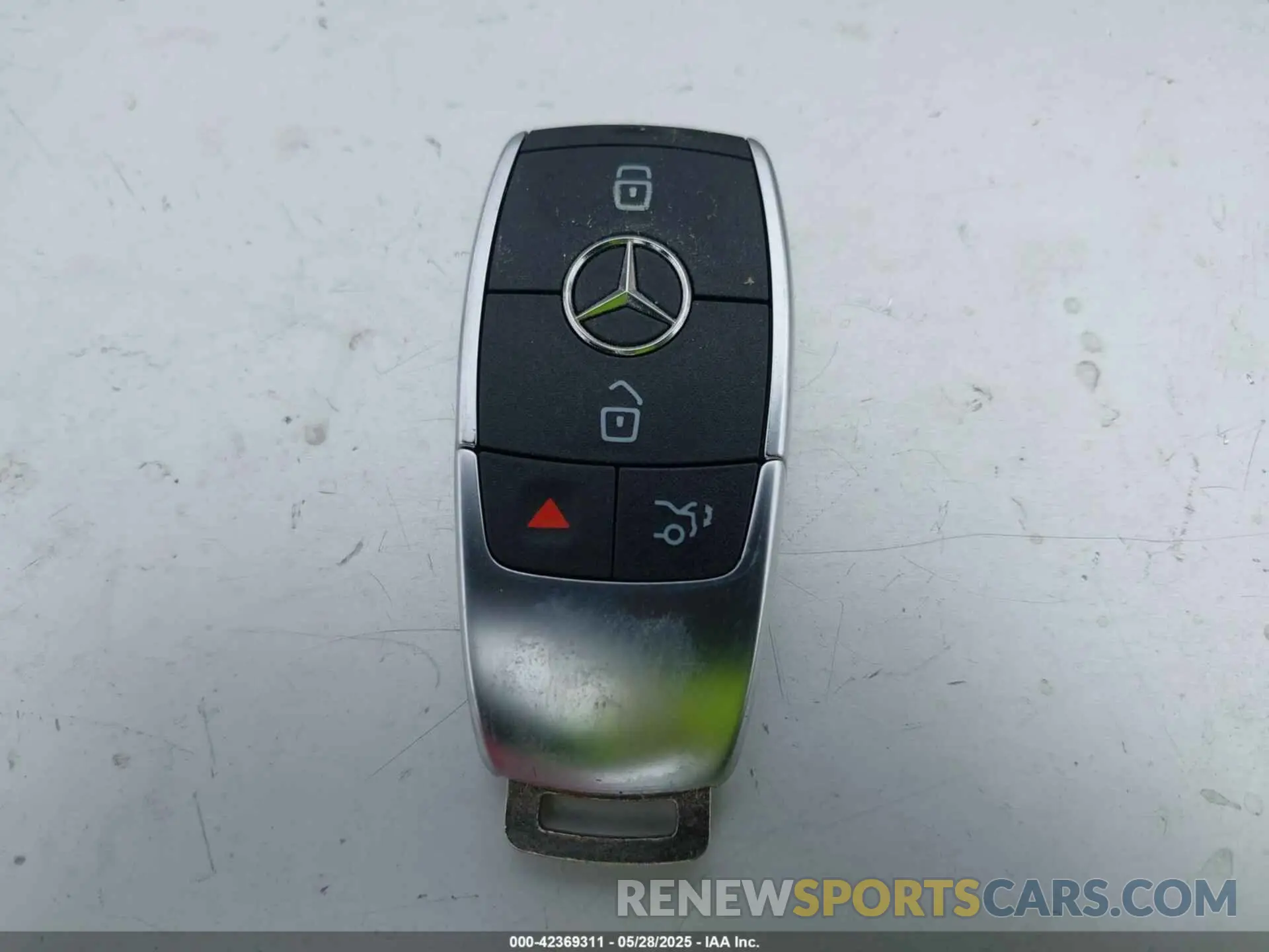 11 Photograph of a damaged car W1N4M4GB7PW331968 MERCEDES-BENZ GLB 250 2023