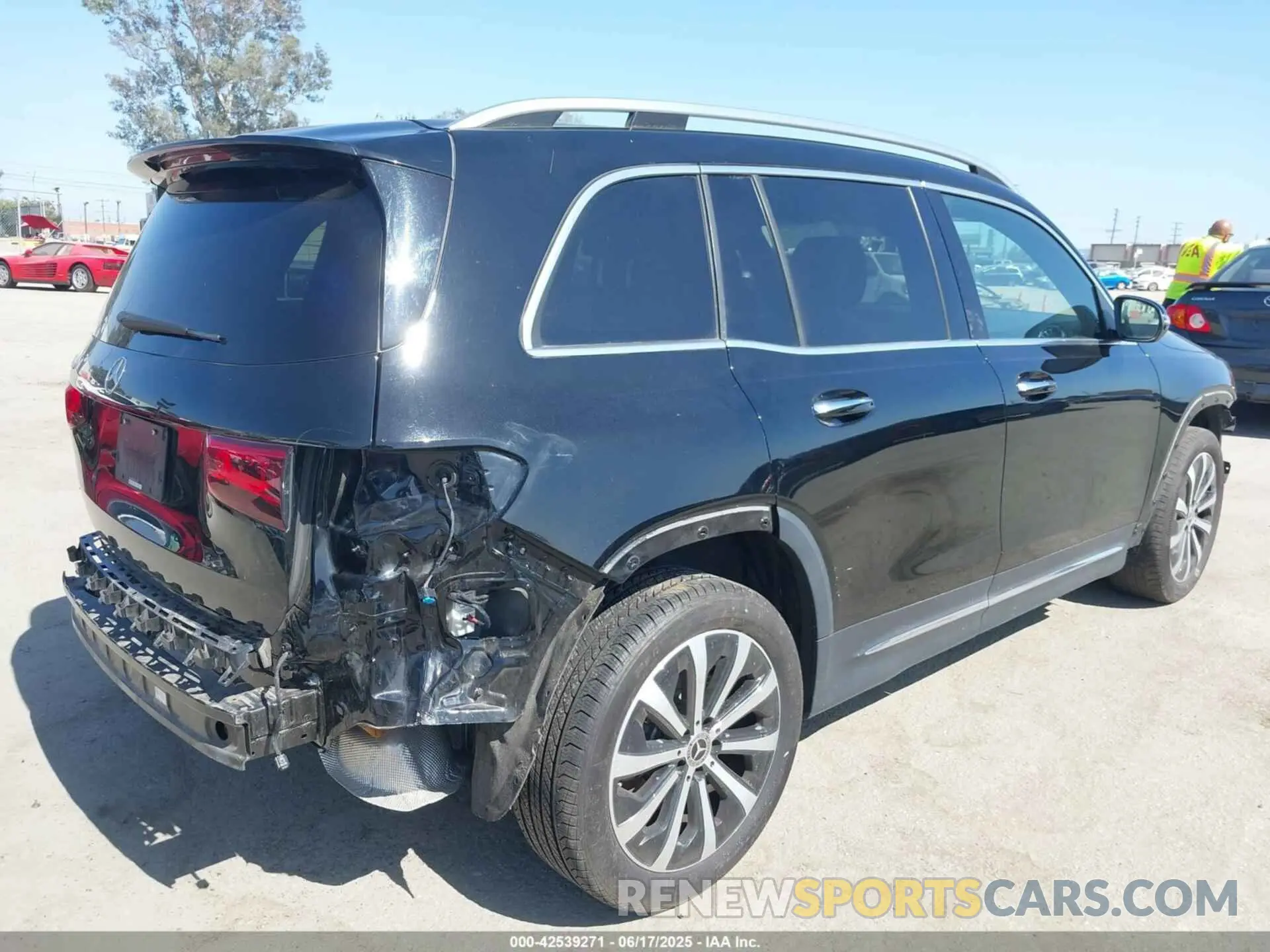 4 Photograph of a damaged car W1N4M4GB9PW273782 MERCEDES-BENZ GLB 250 2023