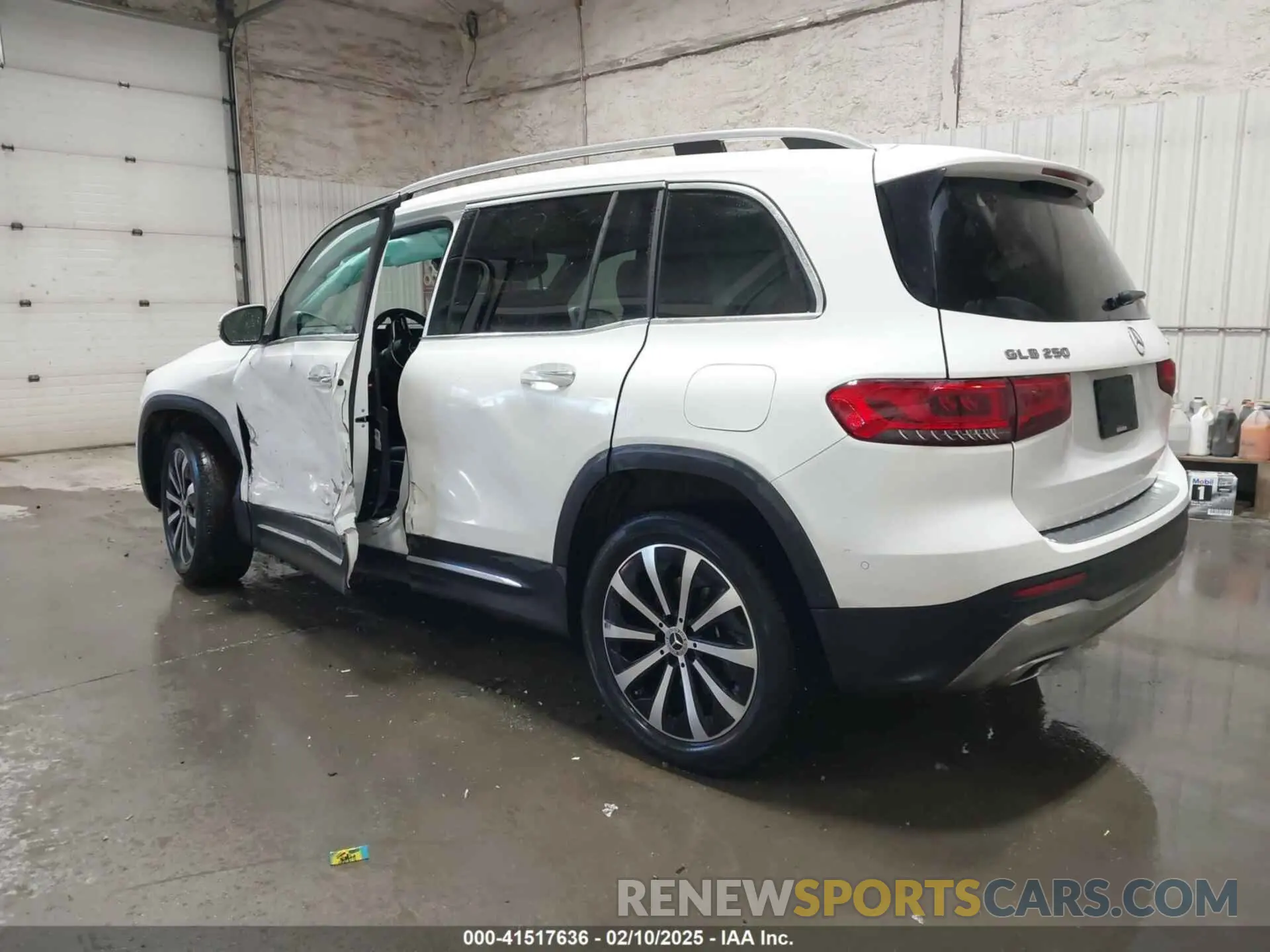 3 Photograph of a damaged car W1N4M4HB0PW313892 MERCEDES-BENZ GLB 250 2023