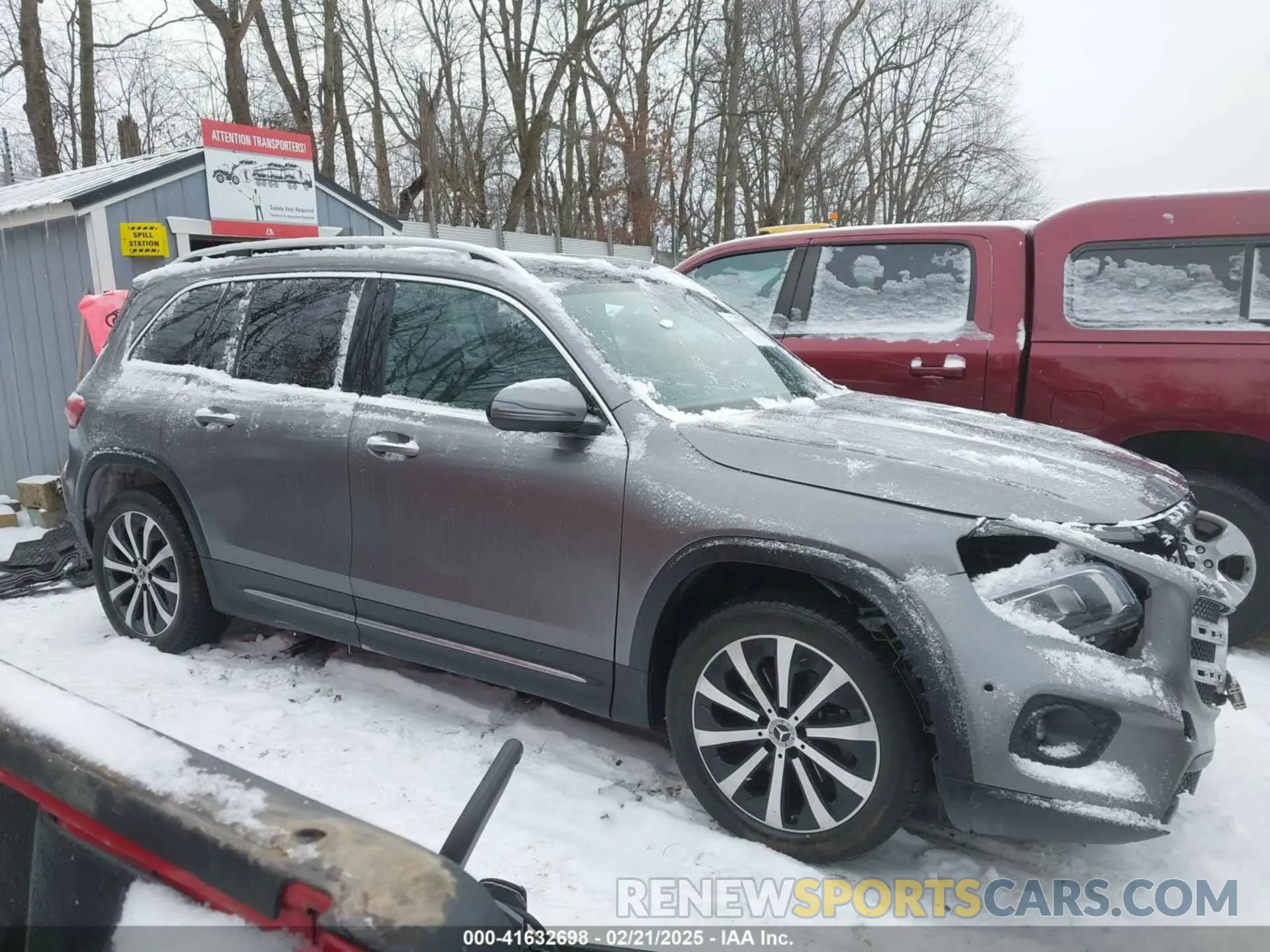 14 Photograph of a damaged car W1N4M4HB0PW321488 MERCEDES-BENZ GLB 250 2023