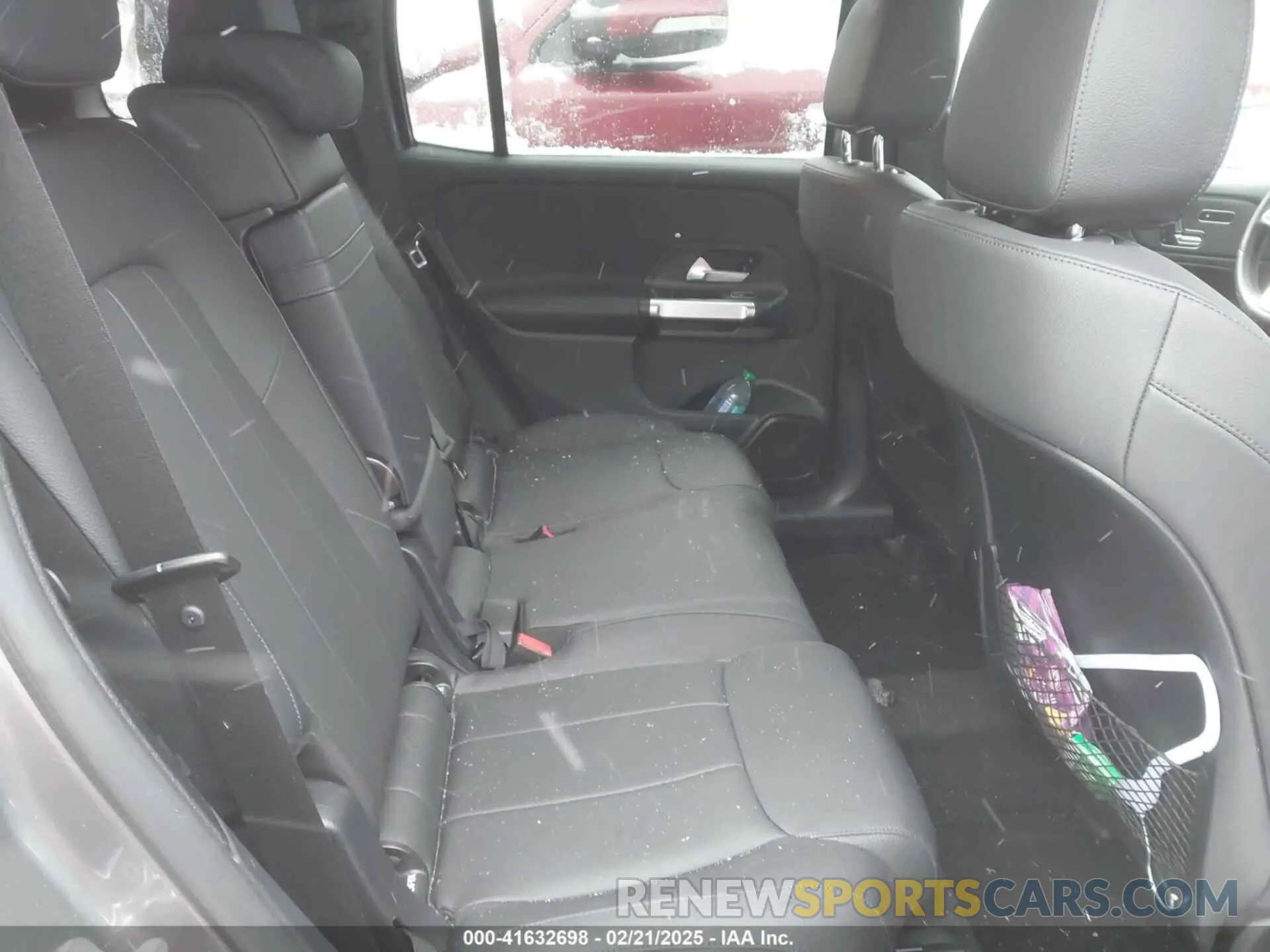 8 Photograph of a damaged car W1N4M4HB0PW321488 MERCEDES-BENZ GLB 250 2023