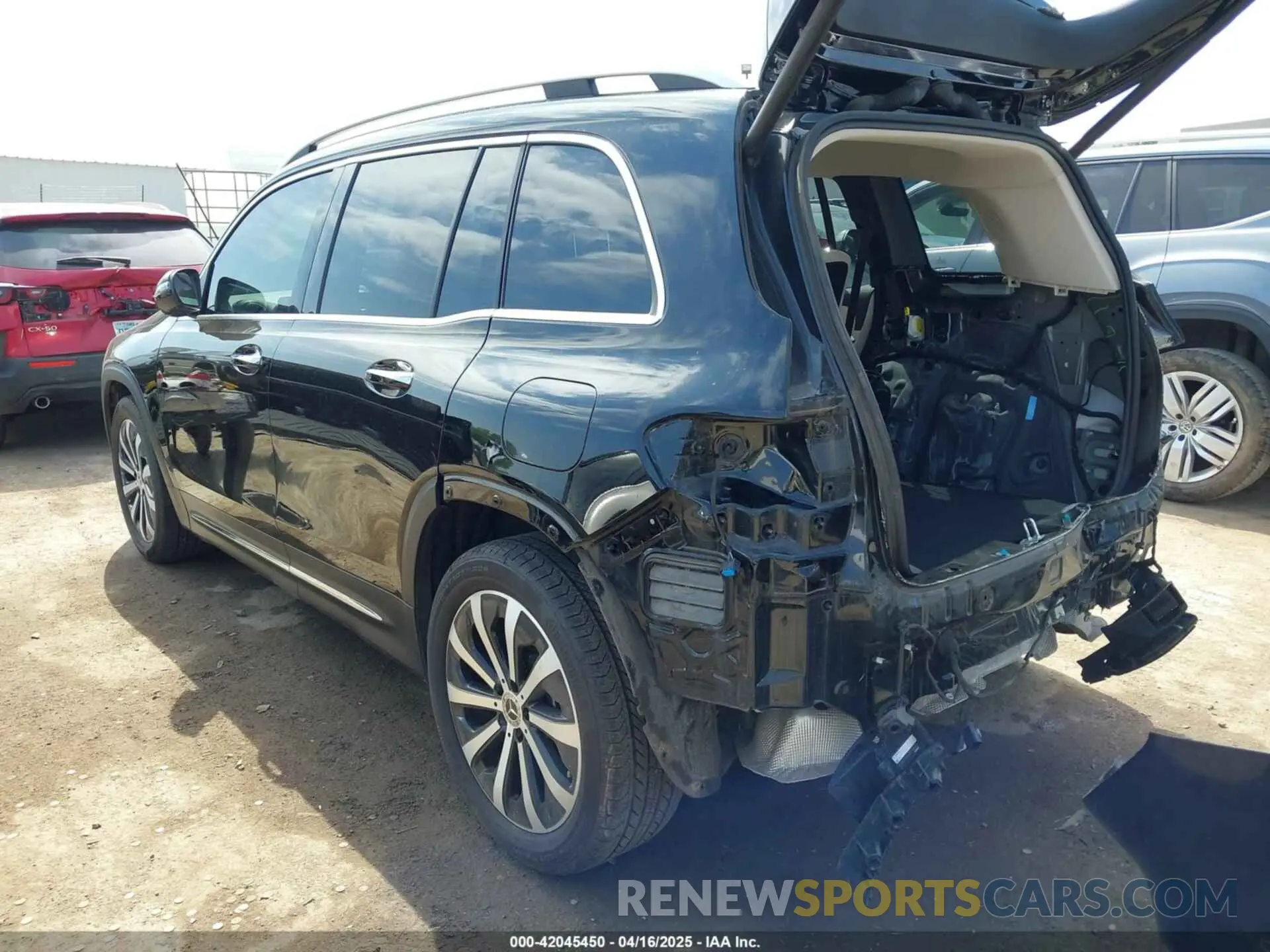 3 Photograph of a damaged car W1N4M4HB1PW270809 MERCEDES-BENZ GLB 250 2023