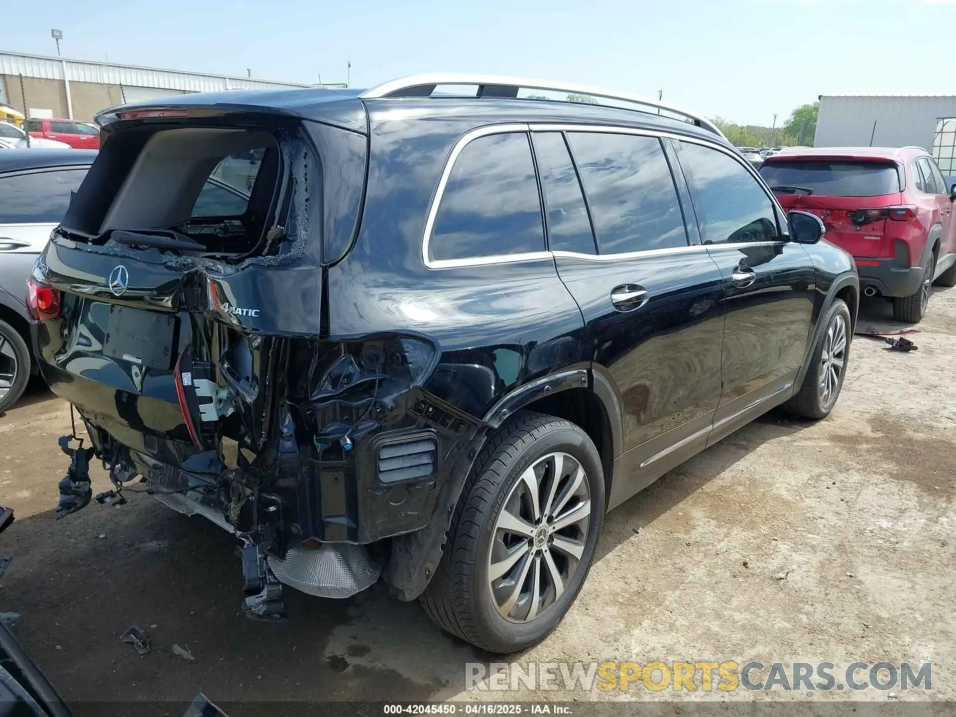 4 Photograph of a damaged car W1N4M4HB1PW270809 MERCEDES-BENZ GLB 250 2023