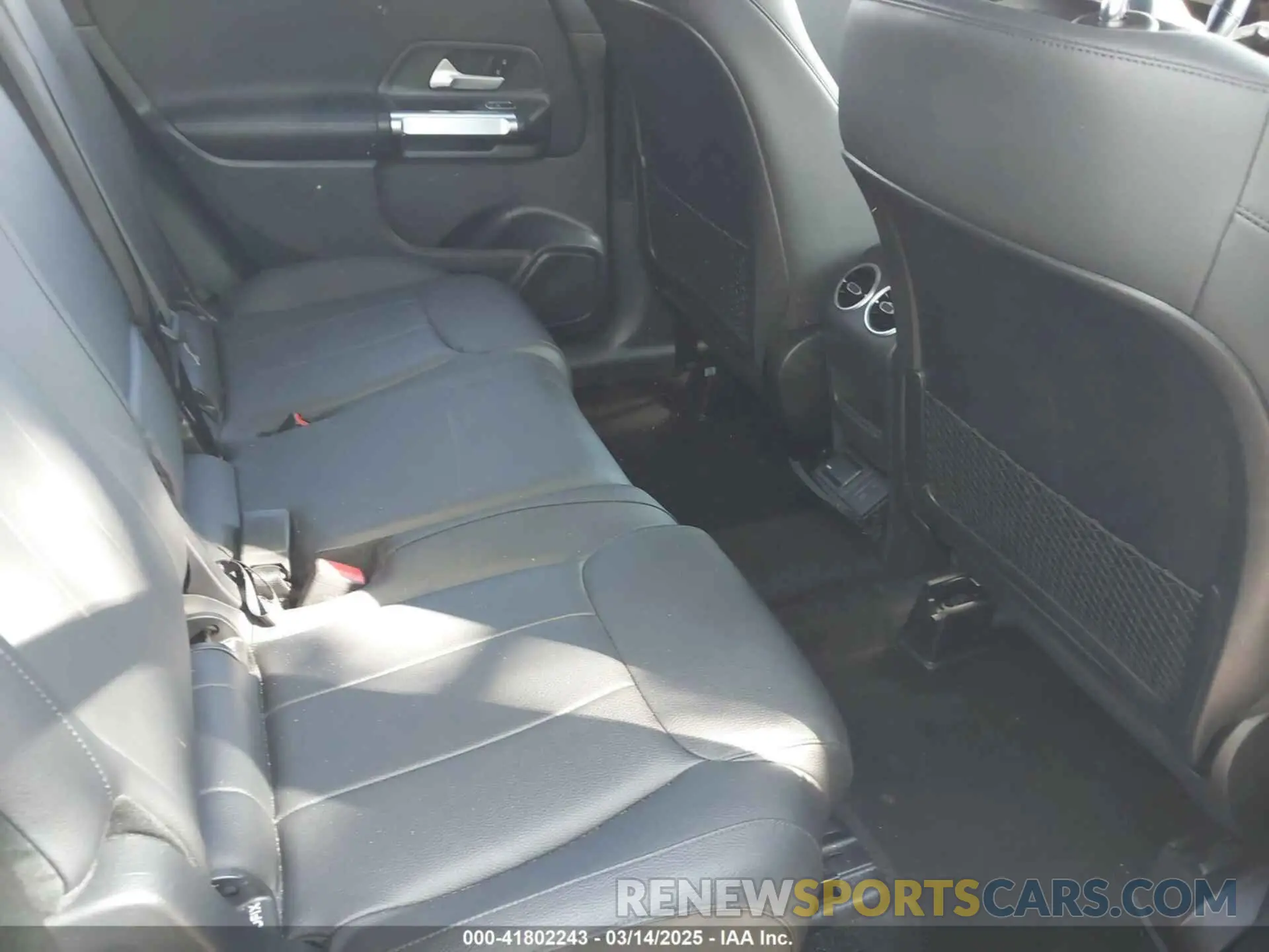 8 Photograph of a damaged car W1N4M4HB4PW303110 MERCEDES-BENZ GLB 250 2023