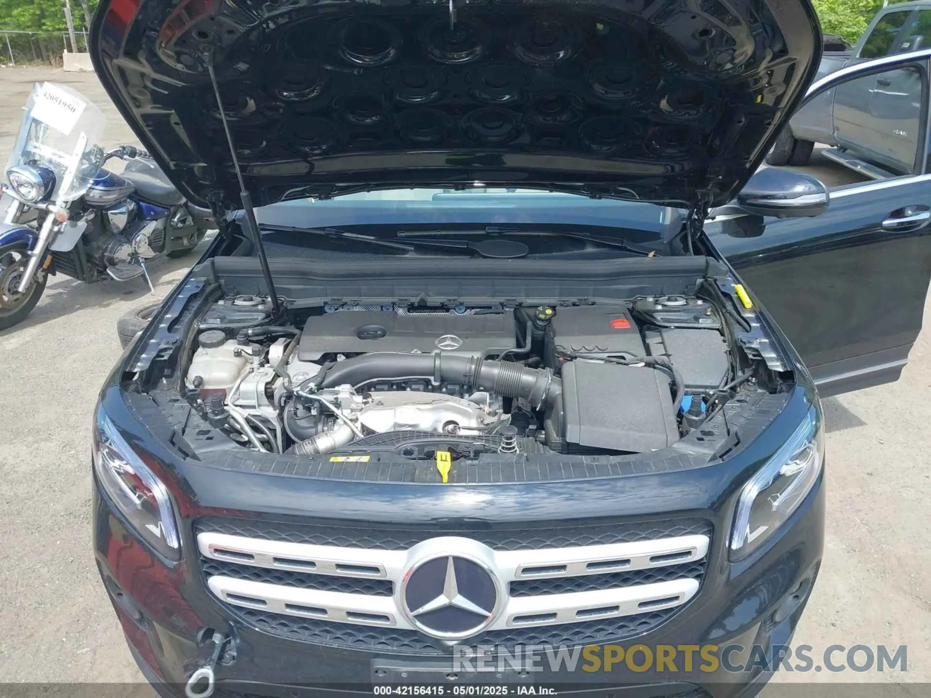 10 Photograph of a damaged car W1N4M4HB6PW316697 MERCEDES-BENZ GLB 250 2023