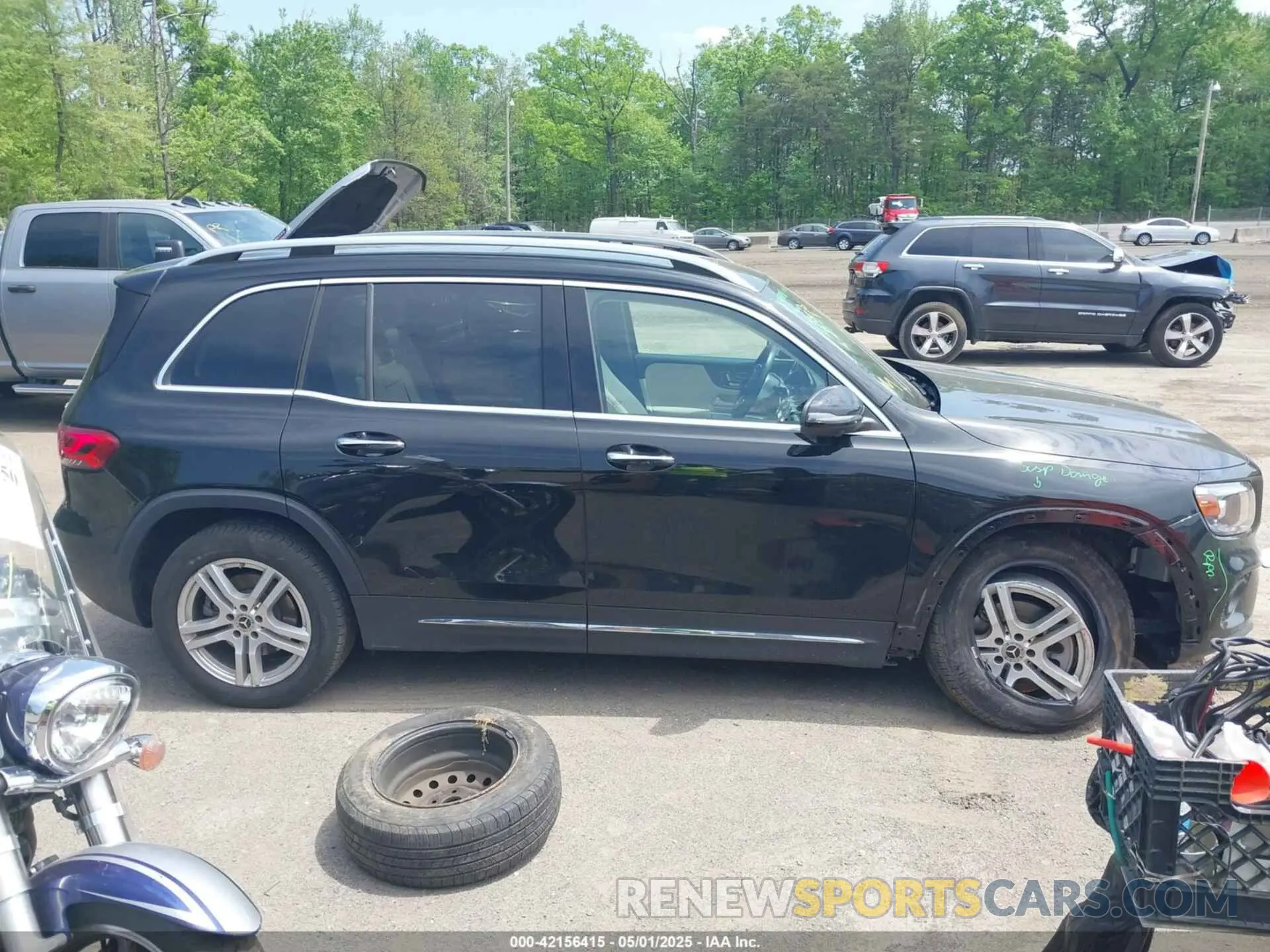 13 Photograph of a damaged car W1N4M4HB6PW316697 MERCEDES-BENZ GLB 250 2023