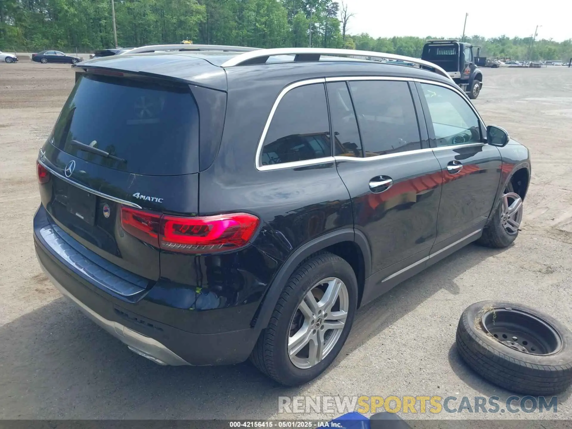 4 Photograph of a damaged car W1N4M4HB6PW316697 MERCEDES-BENZ GLB 250 2023