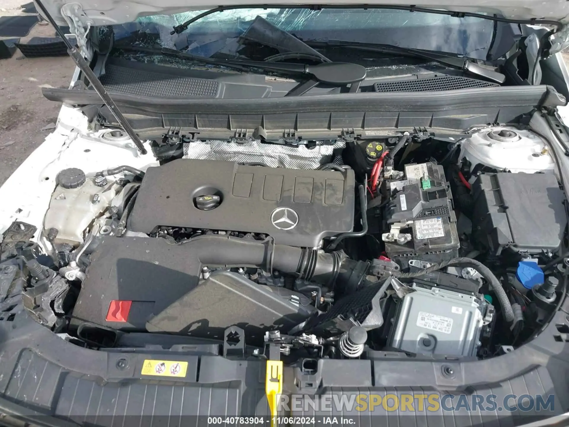 10 Photograph of a damaged car W1N4M4HB6PW328798 MERCEDES-BENZ GLB 250 2023