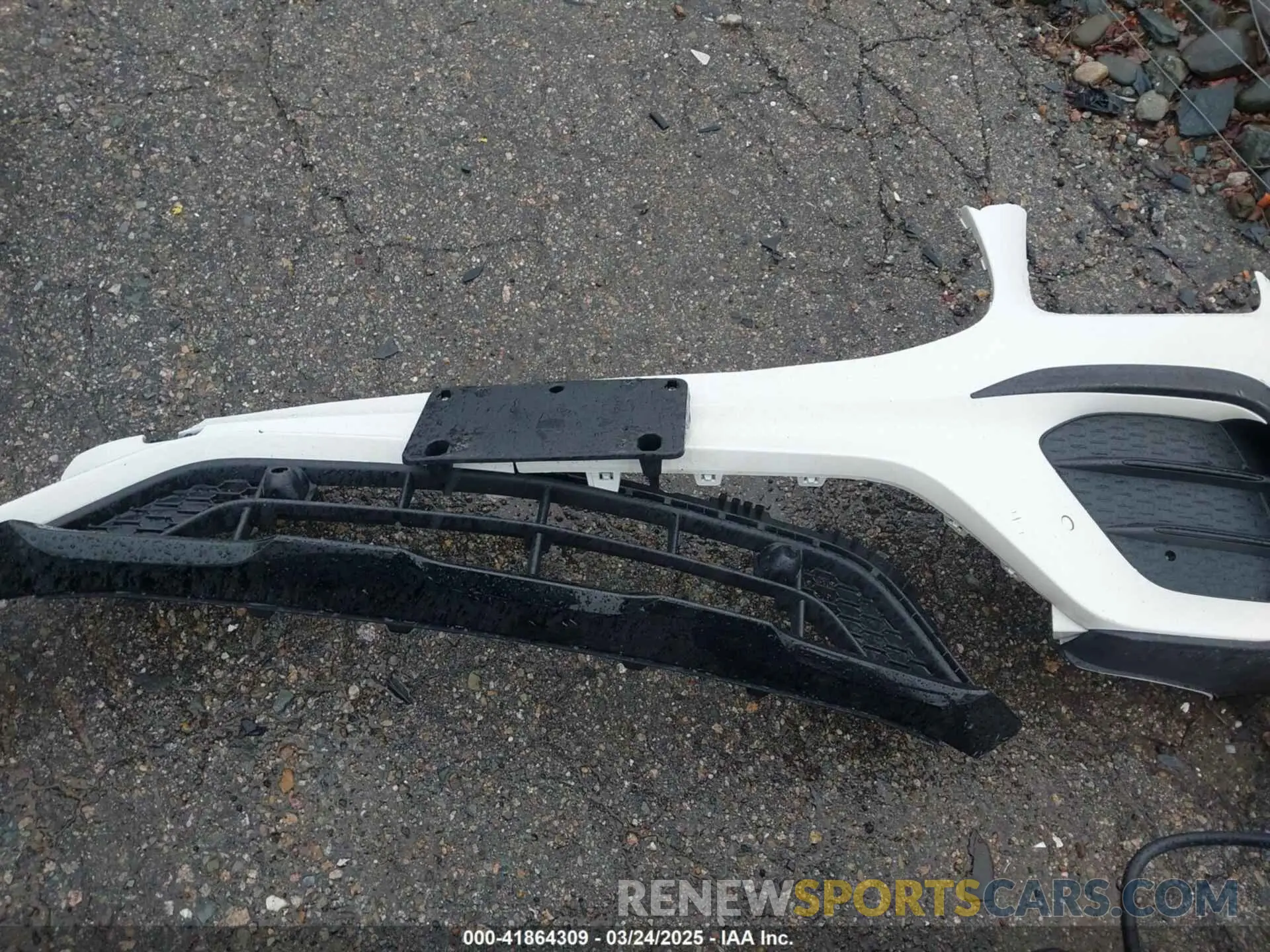 12 Photograph of a damaged car W1N4M4HB9PW308660 MERCEDES-BENZ GLB 250 2023