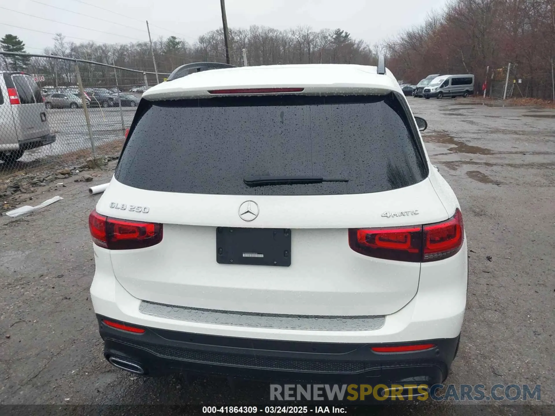 17 Photograph of a damaged car W1N4M4HB9PW308660 MERCEDES-BENZ GLB 250 2023