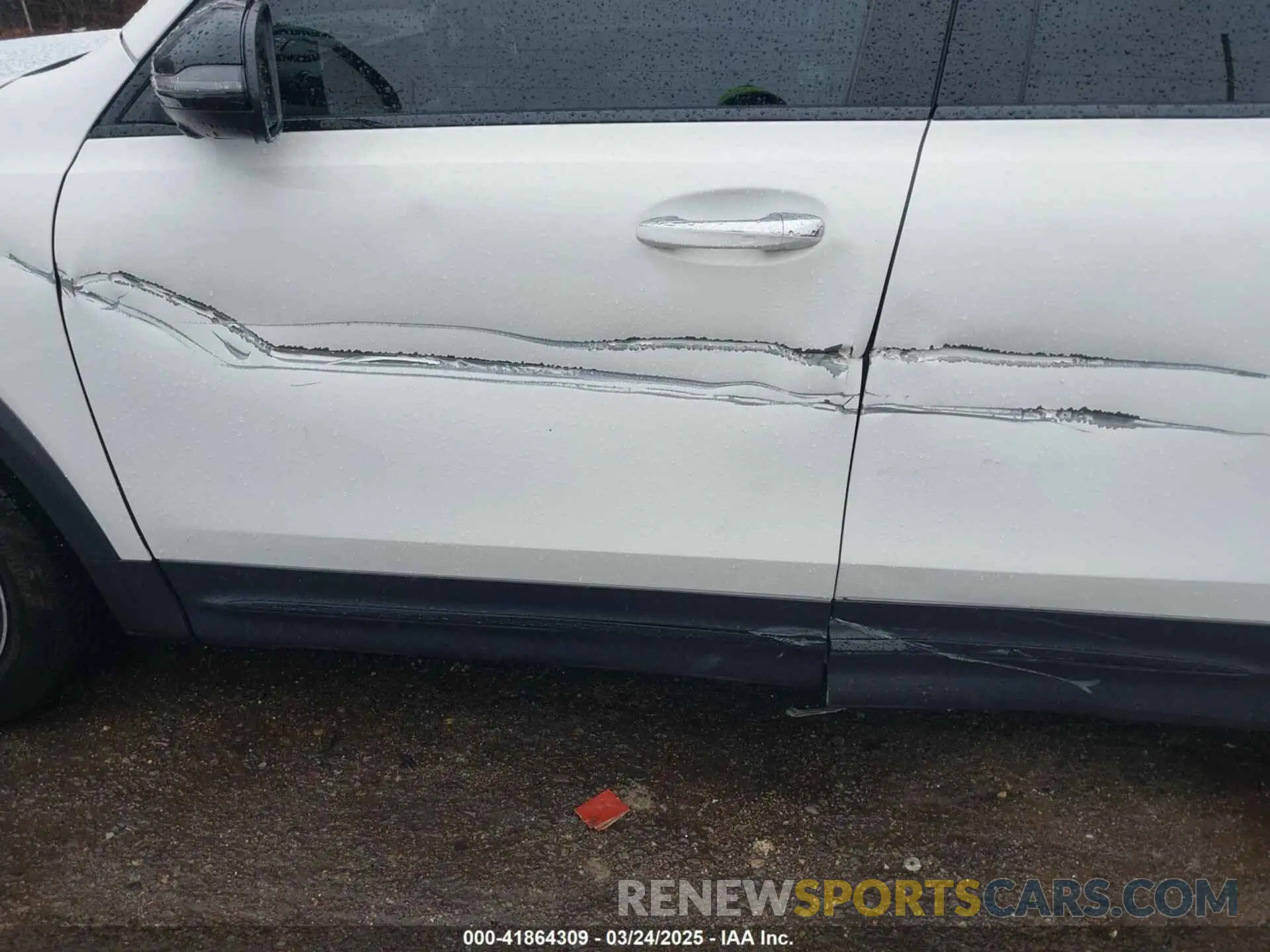 18 Photograph of a damaged car W1N4M4HB9PW308660 MERCEDES-BENZ GLB 250 2023