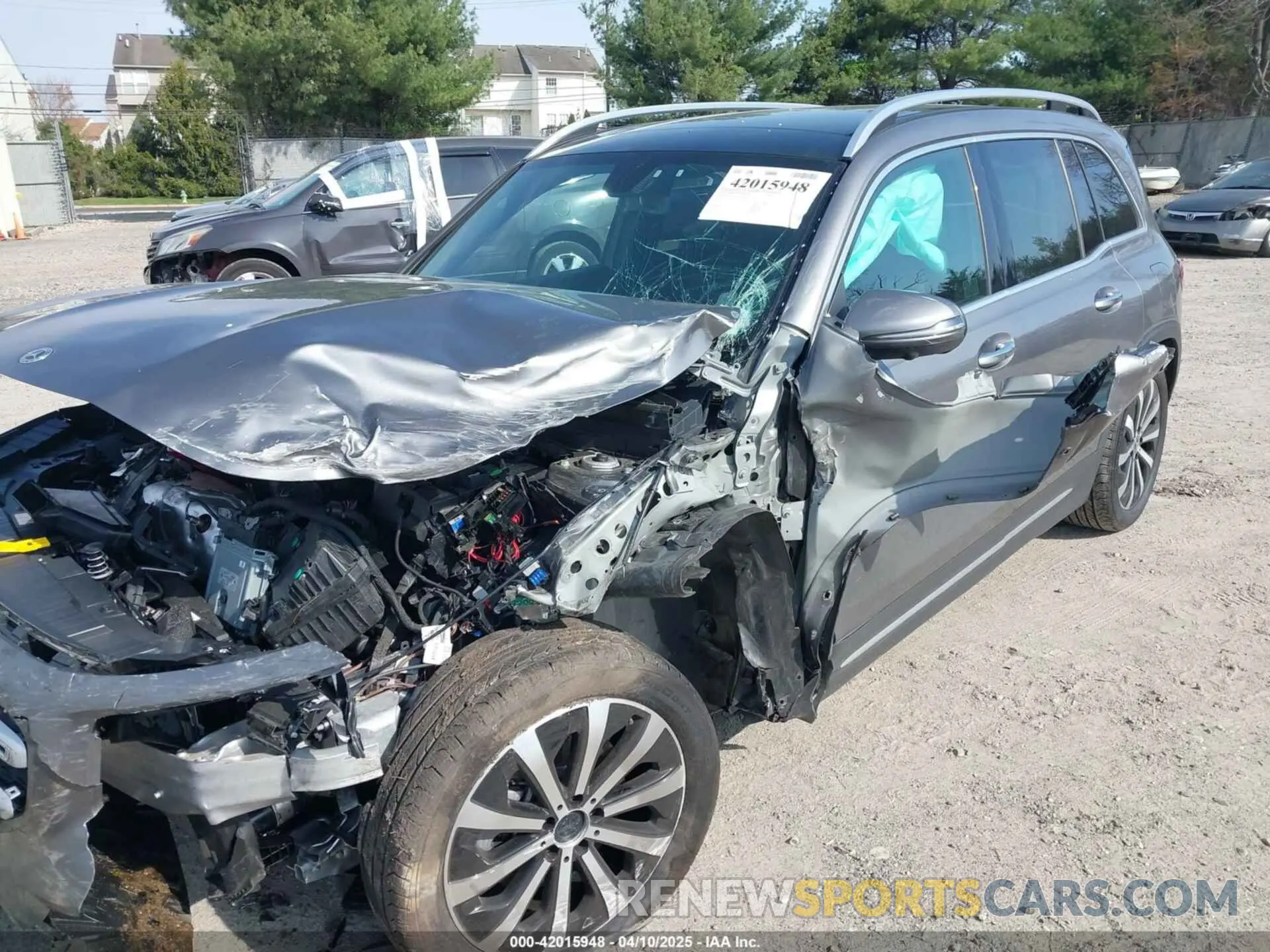 2 Photograph of a damaged car W1N4M4HBXPW316668 MERCEDES-BENZ GLB 250 2023