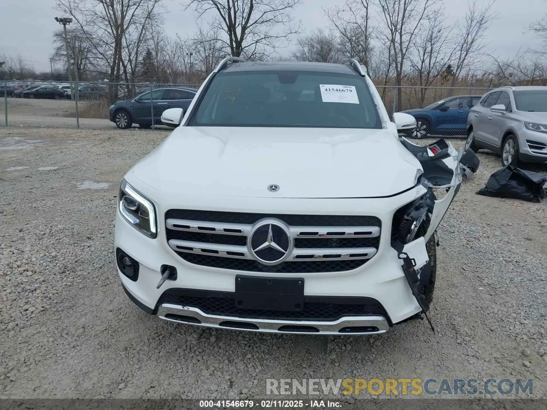 13 Photograph of a damaged car W1N4M4HBXPW335897 MERCEDES-BENZ GLB 250 2023