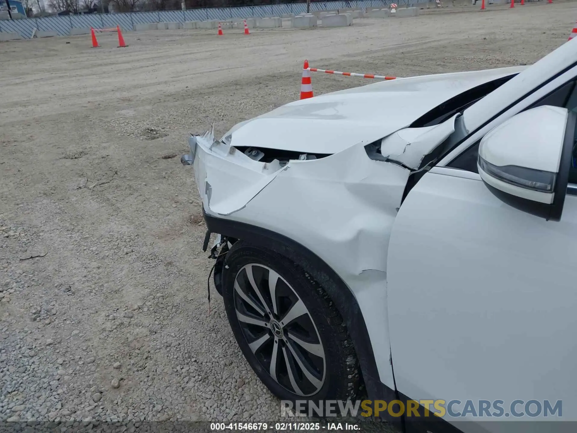 6 Photograph of a damaged car W1N4M4HBXPW335897 MERCEDES-BENZ GLB 250 2023