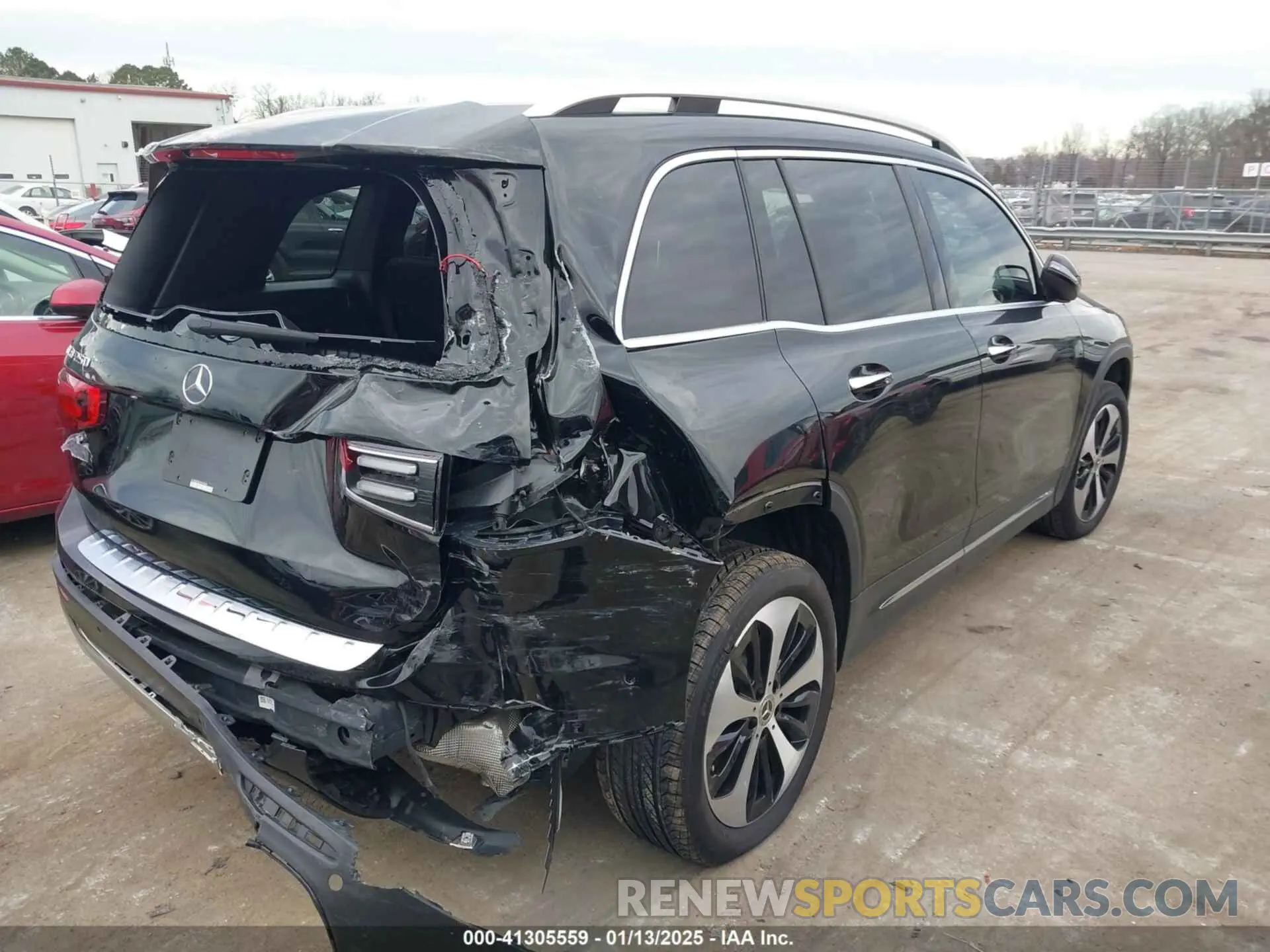 4 Photograph of a damaged car W1N4M4GB2RW350866 MERCEDES-BENZ GLB 250 2024