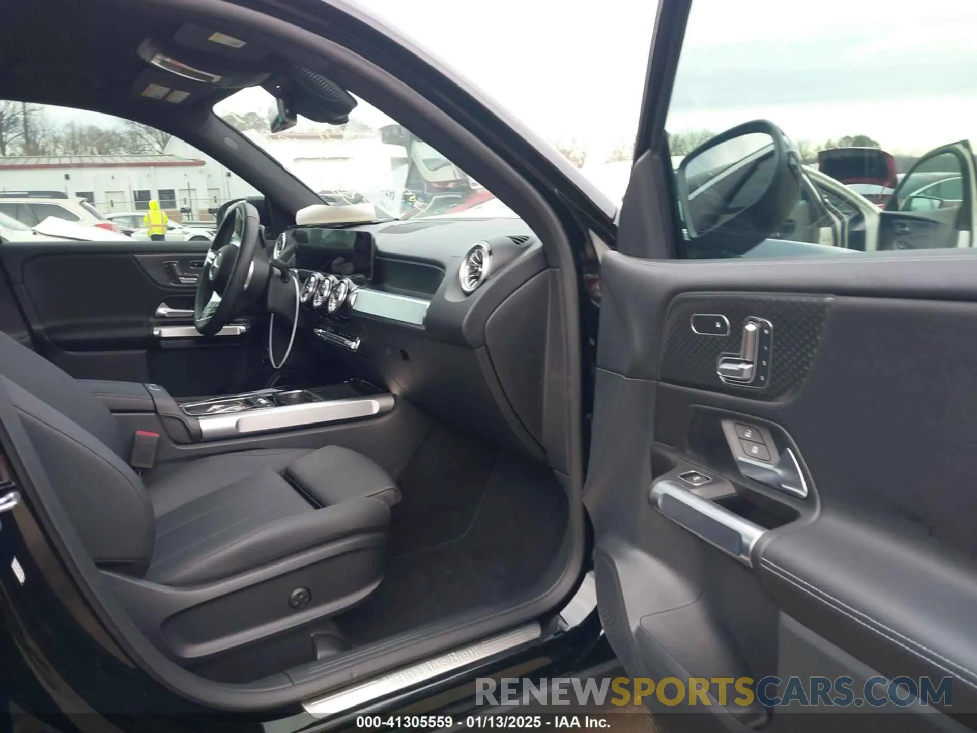 5 Photograph of a damaged car W1N4M4GB2RW350866 MERCEDES-BENZ GLB 250 2024