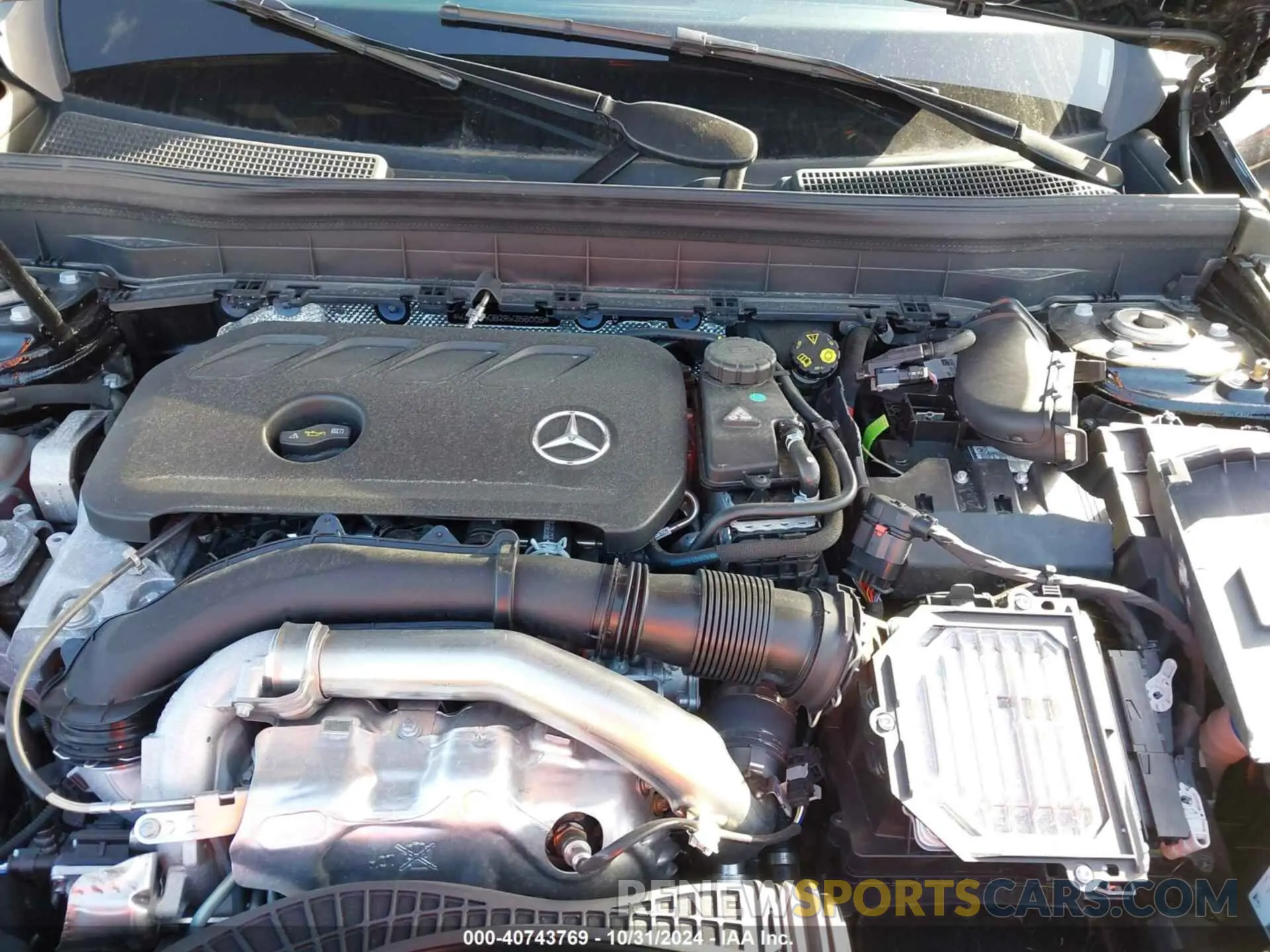 10 Photograph of a damaged car W1N4M4GB2RW356005 MERCEDES-BENZ GLB 250 2024