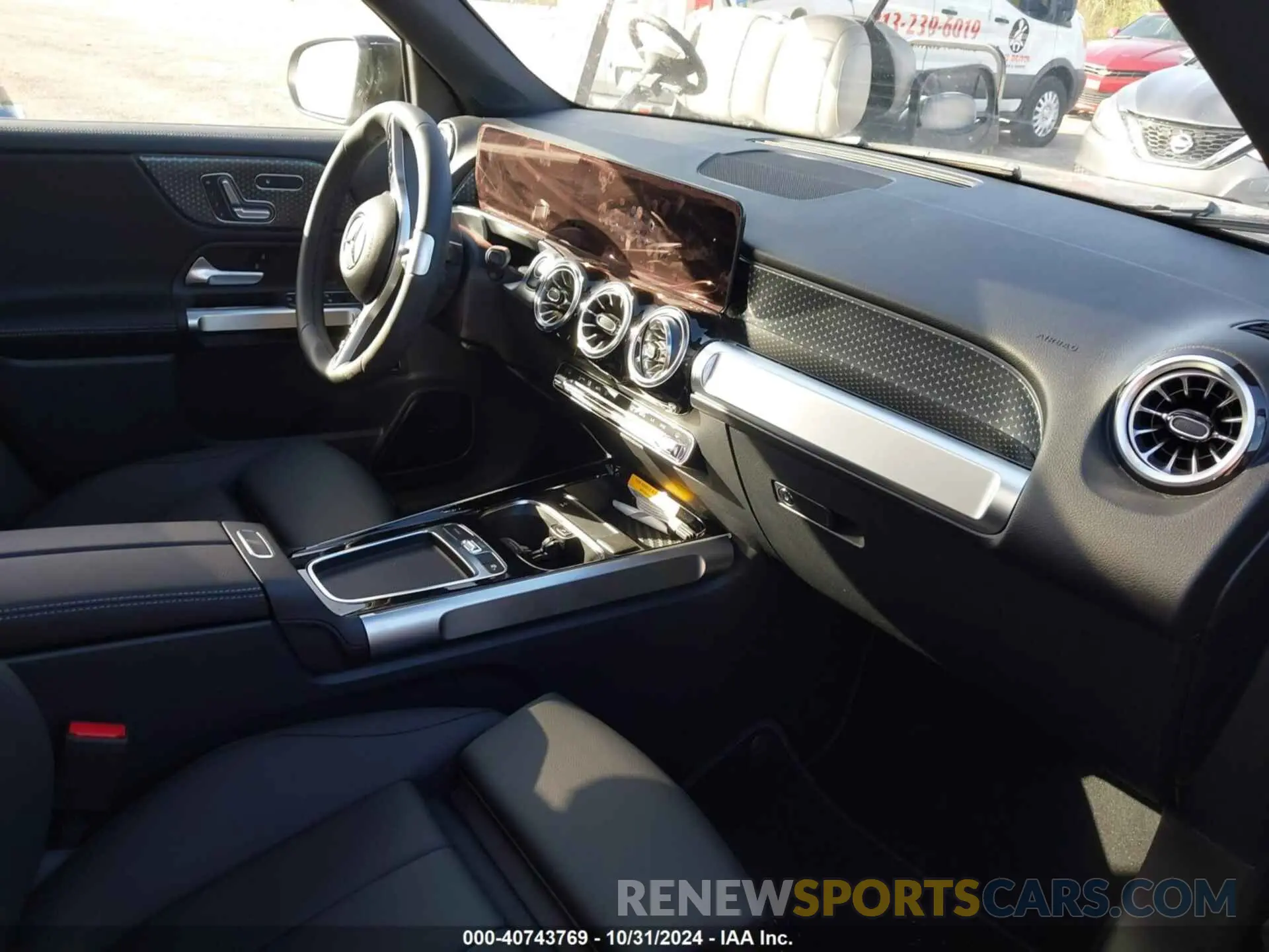 5 Photograph of a damaged car W1N4M4GB2RW356005 MERCEDES-BENZ GLB 250 2024