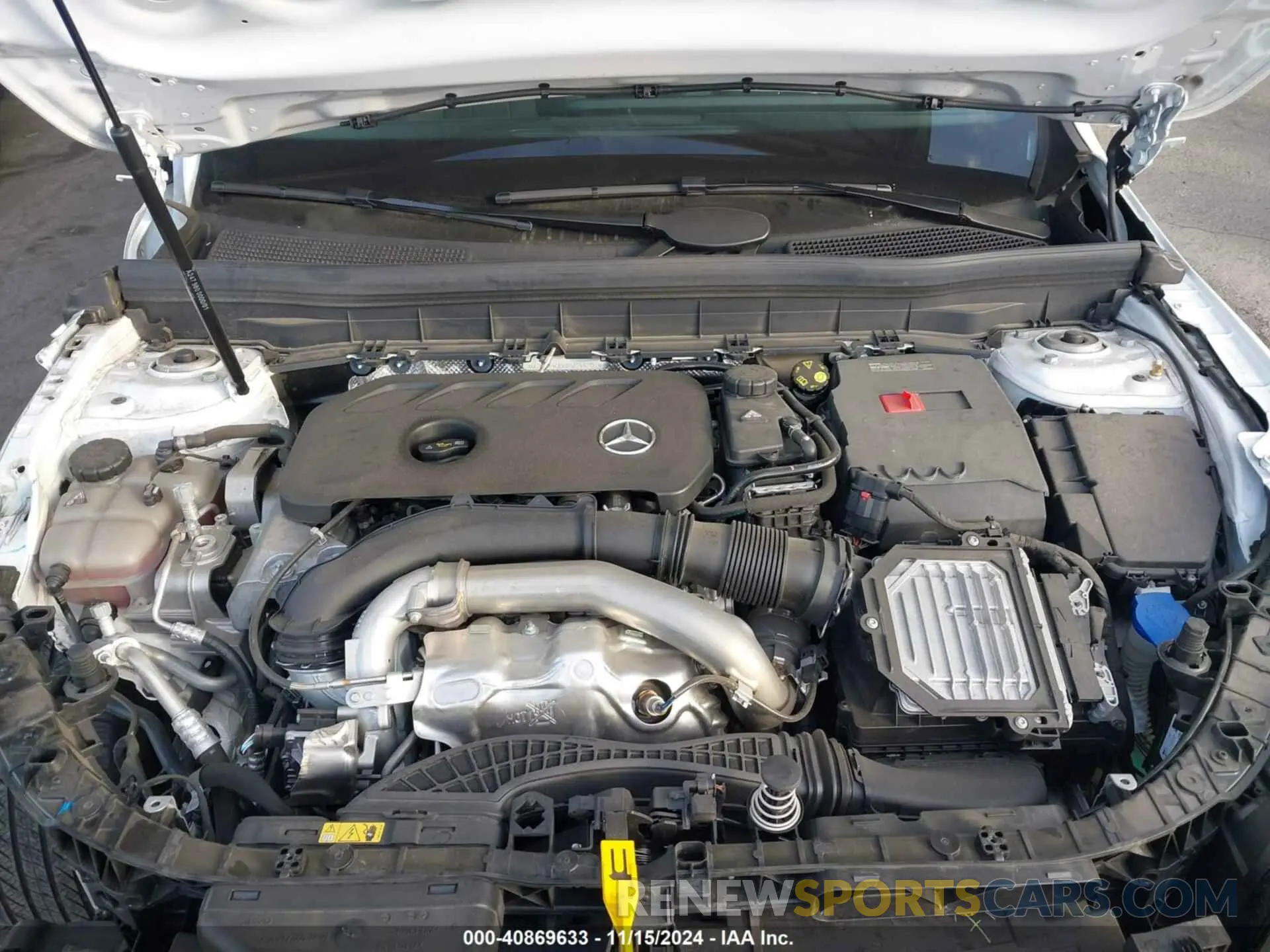 10 Photograph of a damaged car W1N4M4GB6RW344701 MERCEDES-BENZ GLB 250 2024