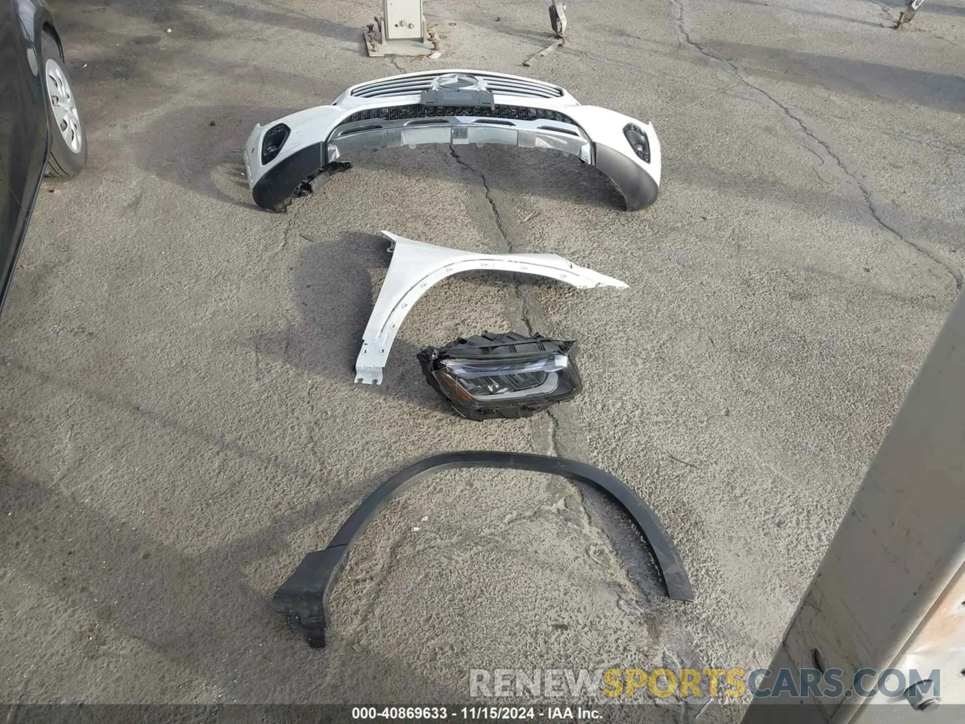 12 Photograph of a damaged car W1N4M4GB6RW344701 MERCEDES-BENZ GLB 250 2024