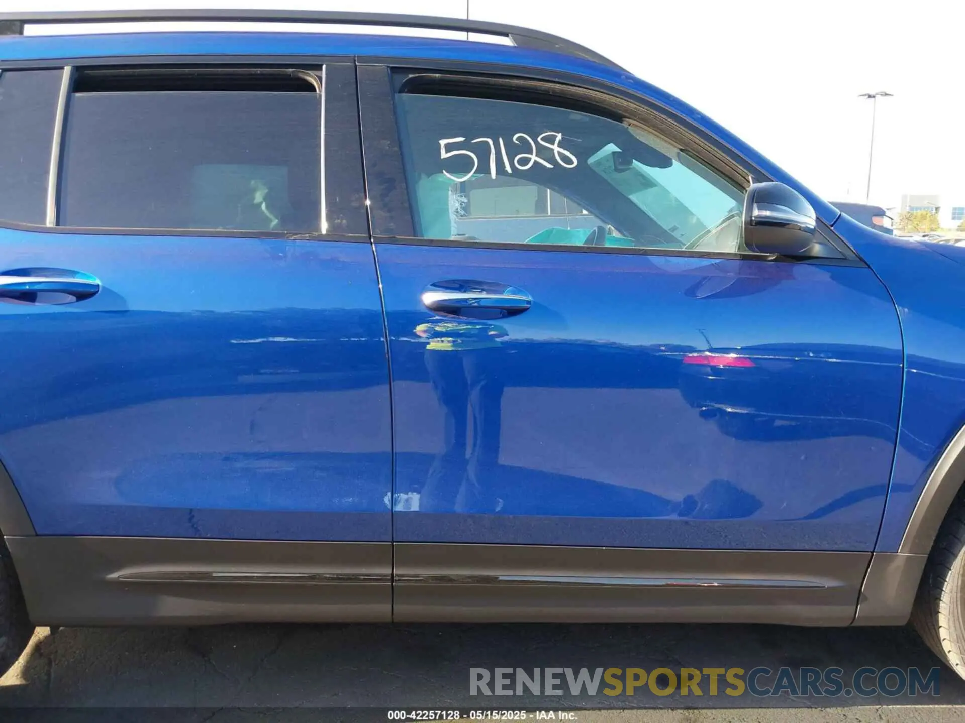 14 Photograph of a damaged car W1N4M4GB8RW375772 MERCEDES-BENZ GLB 250 2024