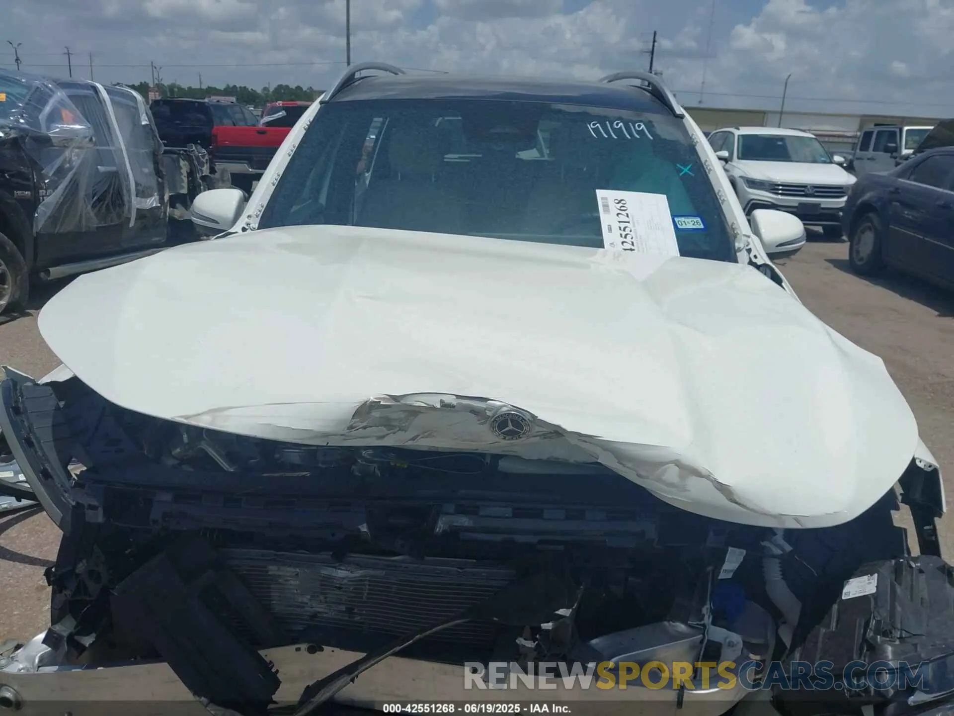 13 Photograph of a damaged car W1N4M4GBXRW353241 MERCEDES-BENZ GLB 250 2024
