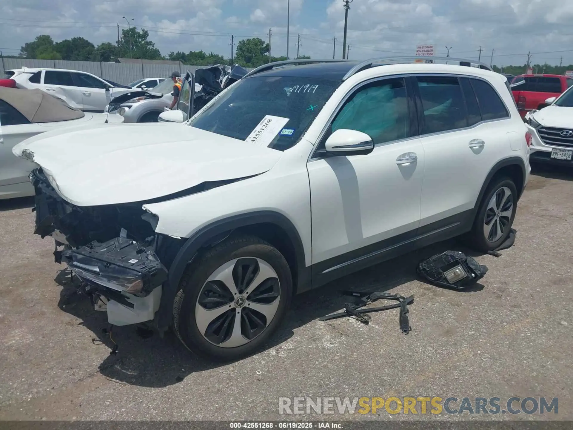 2 Photograph of a damaged car W1N4M4GBXRW353241 MERCEDES-BENZ GLB 250 2024