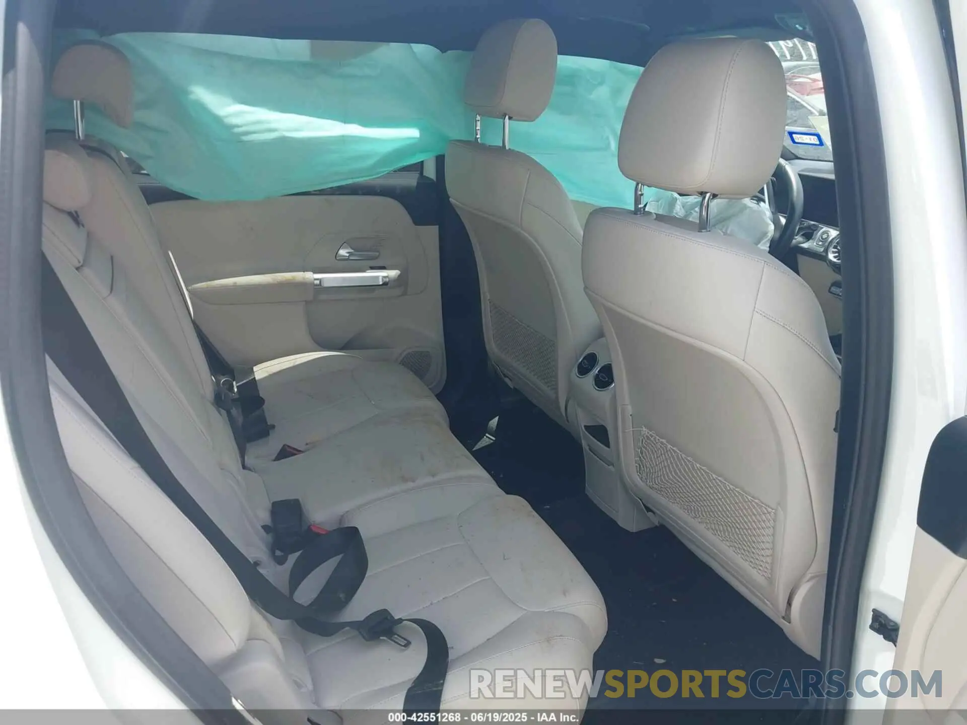 8 Photograph of a damaged car W1N4M4GBXRW353241 MERCEDES-BENZ GLB 250 2024