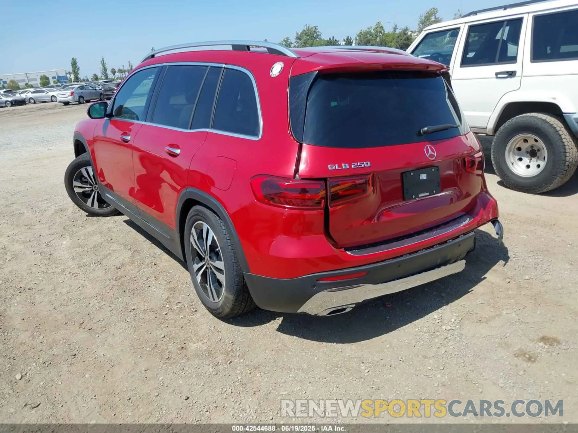 3 Photograph of a damaged car W1N4M4GBXRW380231 MERCEDES-BENZ GLB 250 2024