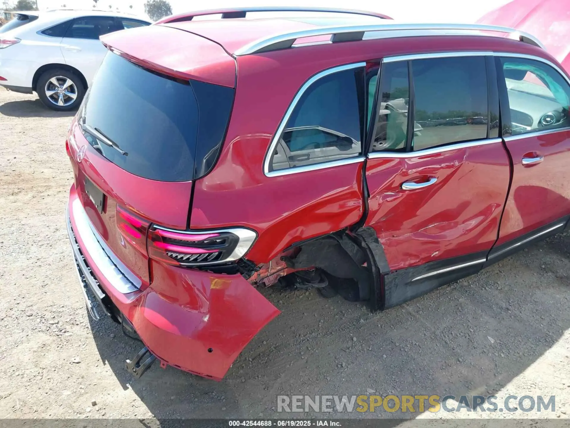 6 Photograph of a damaged car W1N4M4GBXRW380231 MERCEDES-BENZ GLB 250 2024
