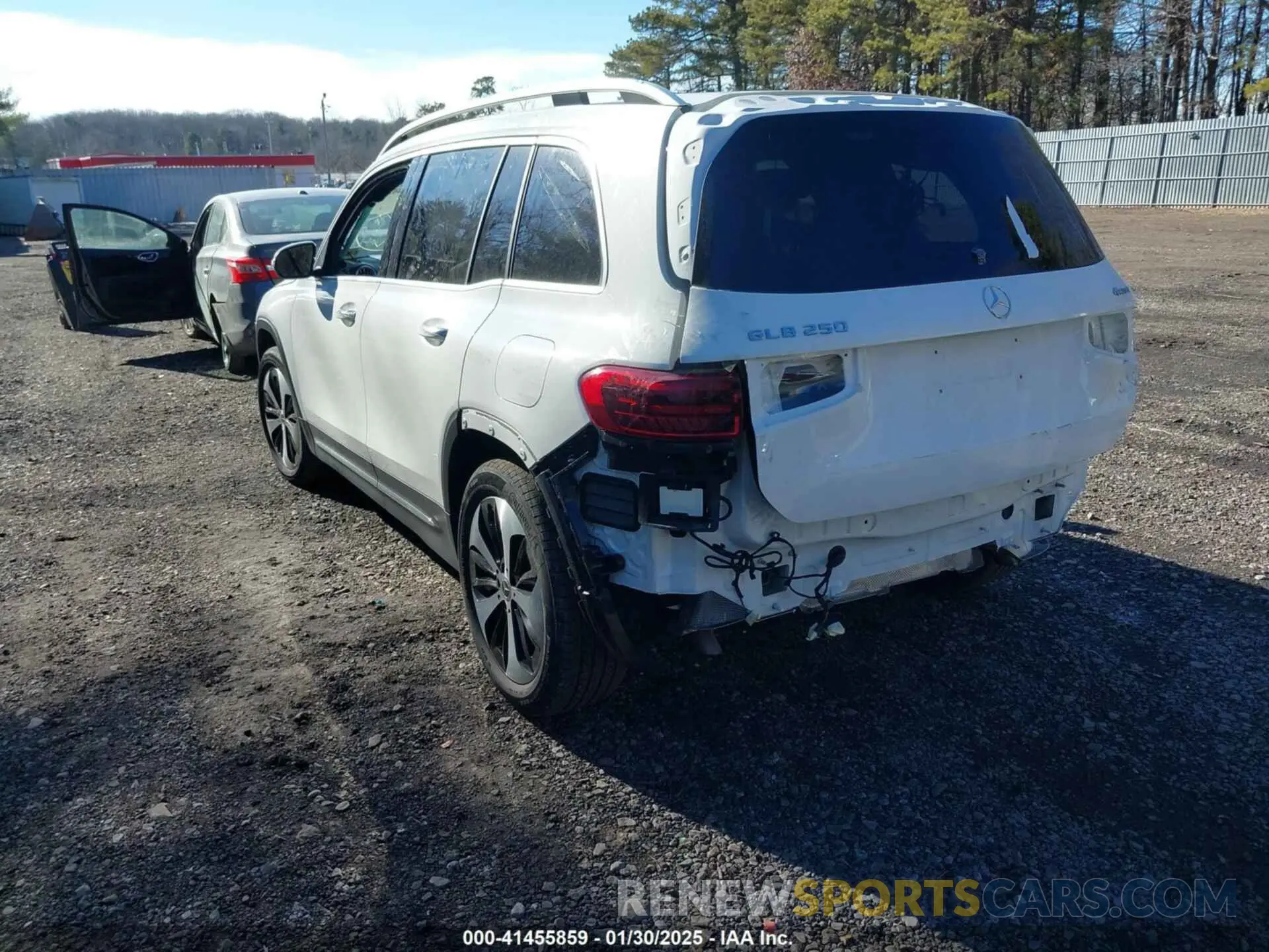 3 Photograph of a damaged car W1N4M4HB7RW351770 MERCEDES-BENZ GLB 250 2024