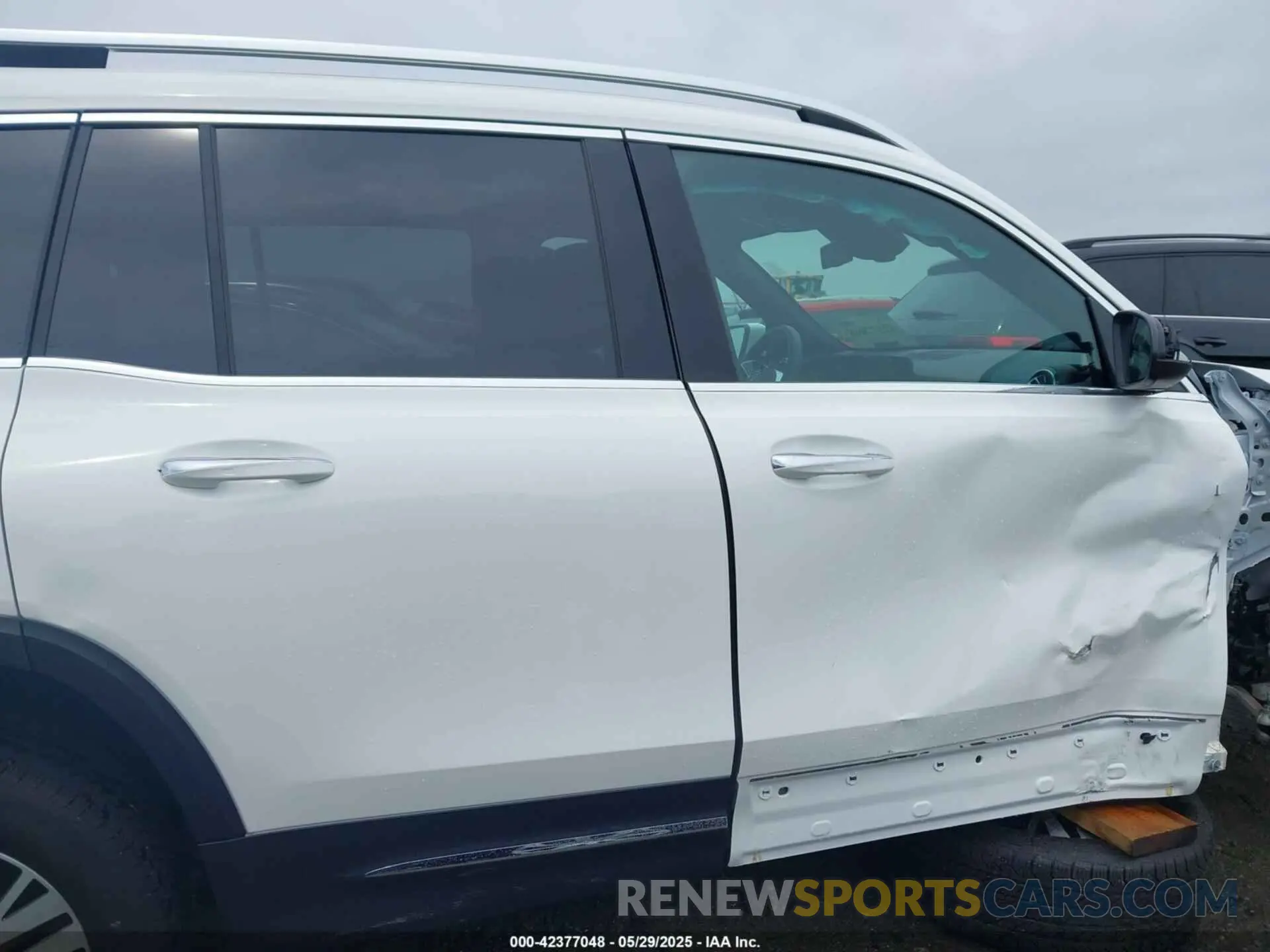 13 Photograph of a damaged car W1N4M4GB1SW398204 MERCEDES-BENZ GLB 250 2025