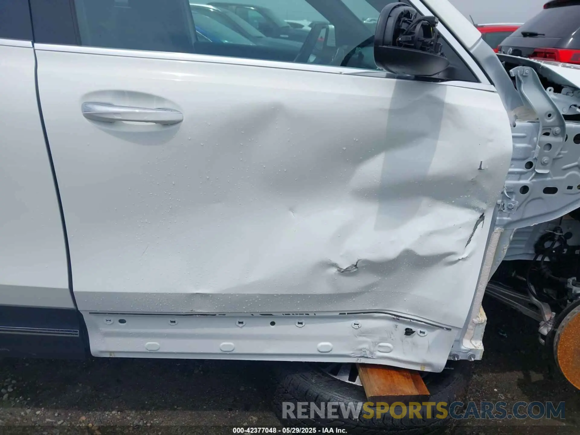 18 Photograph of a damaged car W1N4M4GB1SW398204 MERCEDES-BENZ GLB 250 2025