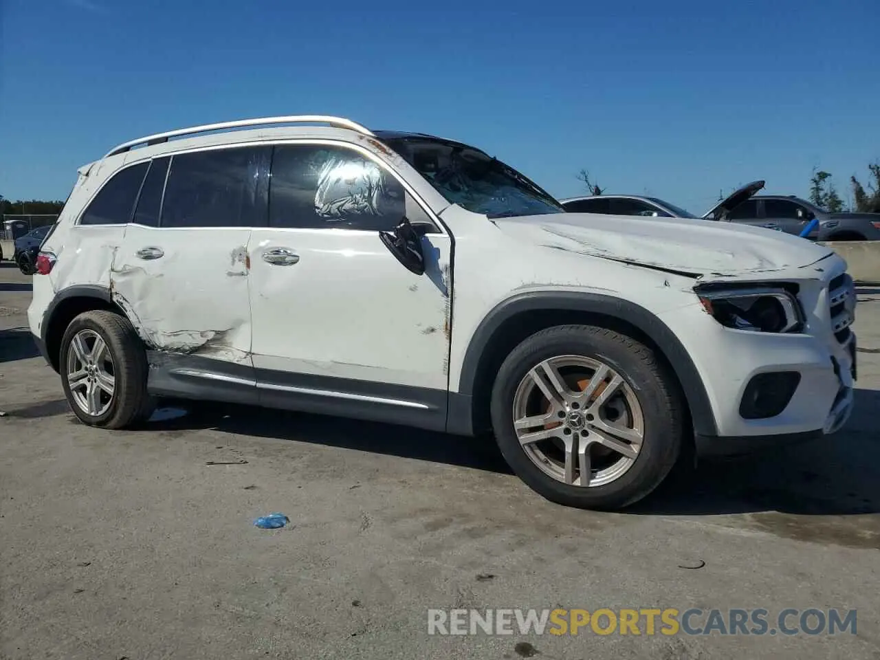 4 Photograph of a damaged car W1N4M4GB1LW013368 MERCEDES-BENZ GLB-CLASS 2020