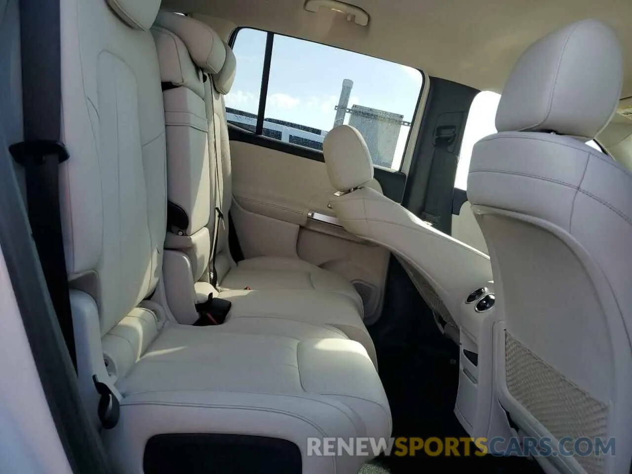 11 Photograph of a damaged car W1N4M4GB2LW041390 MERCEDES-BENZ GLB-CLASS 2020
